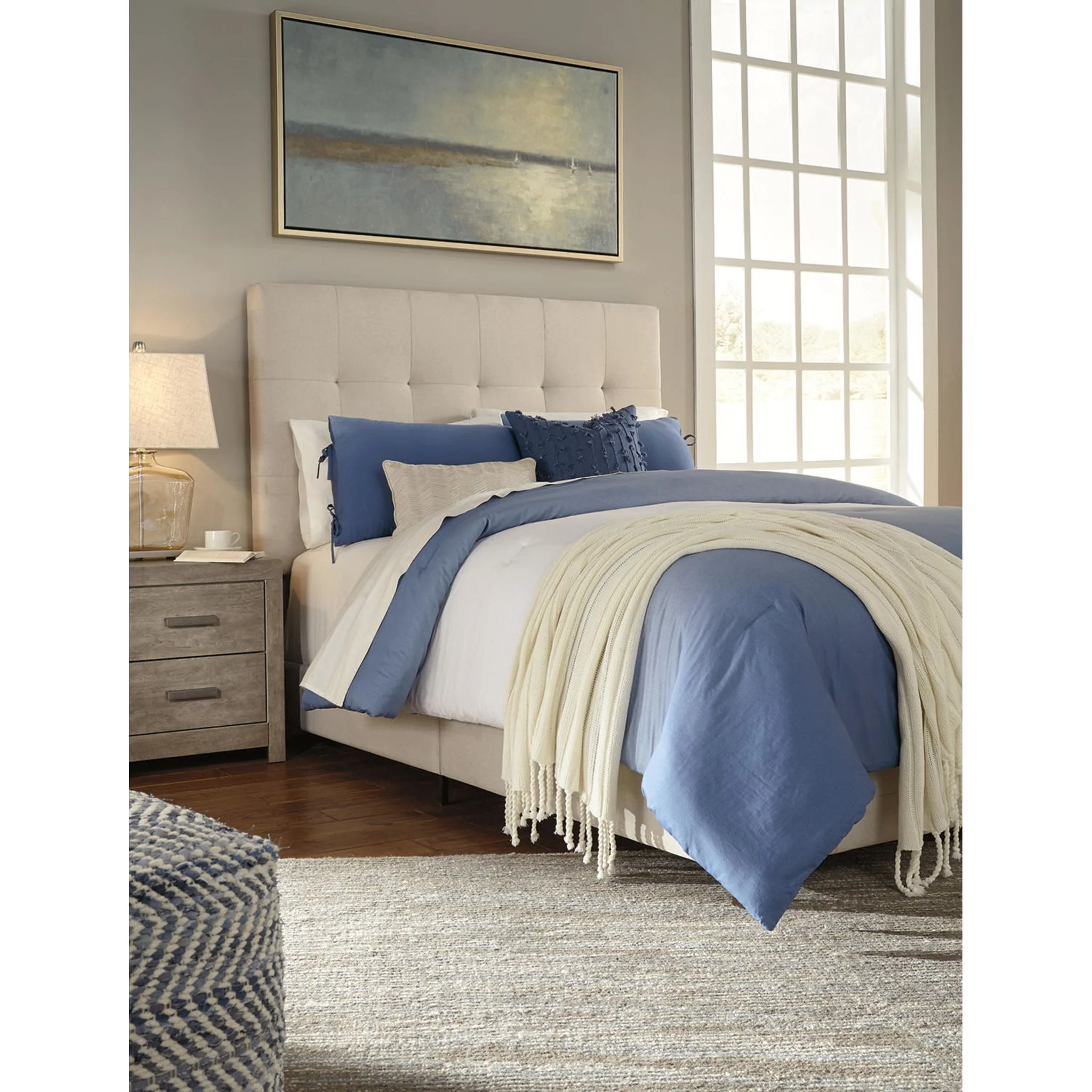 Dolante Upholstered Bed - Image 13