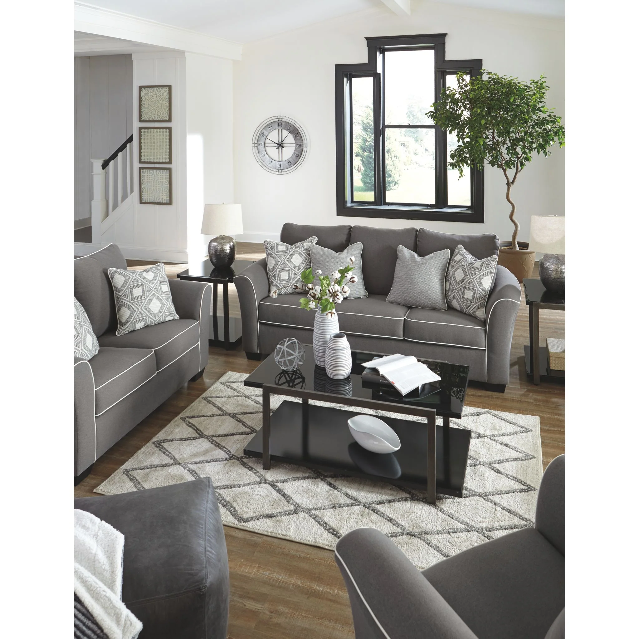 Domani Chair - Image 11