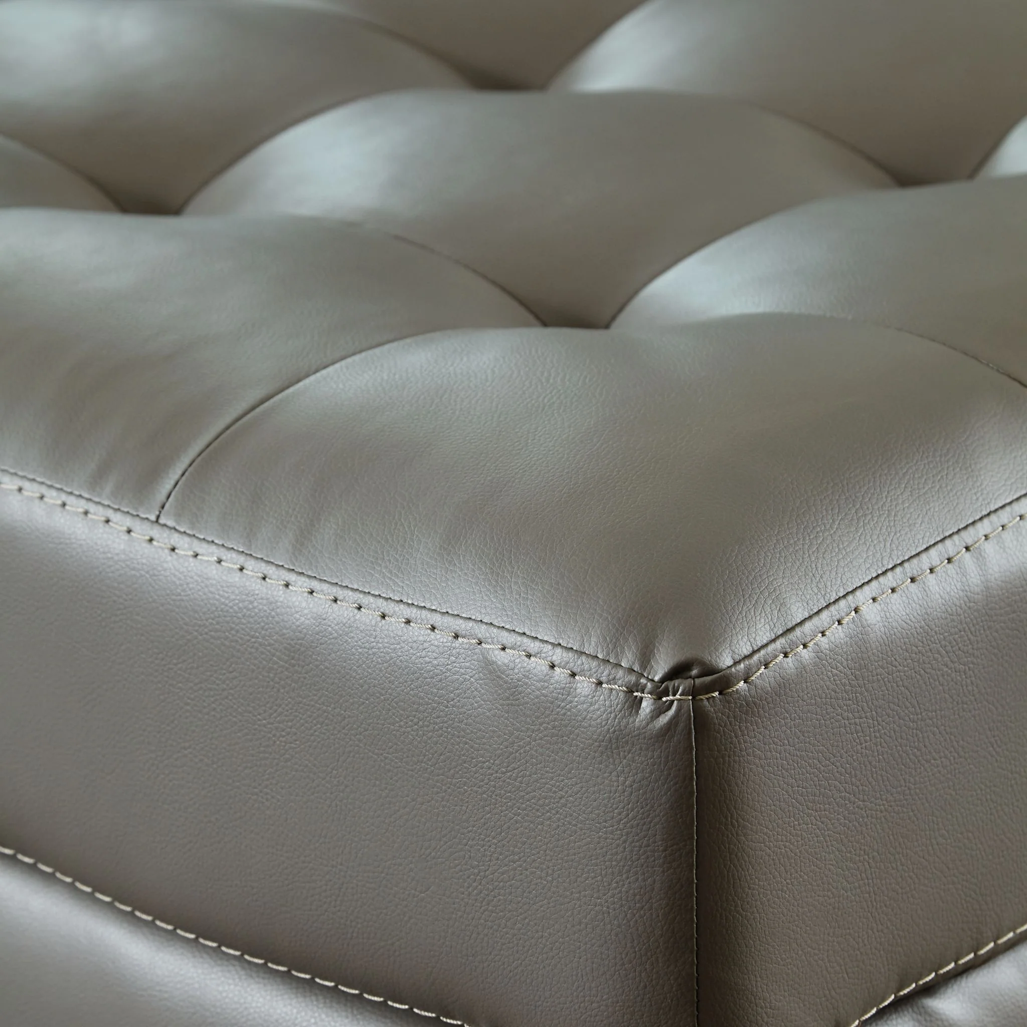 Donlen 2 Piece Sectional with Chaise - Image 3