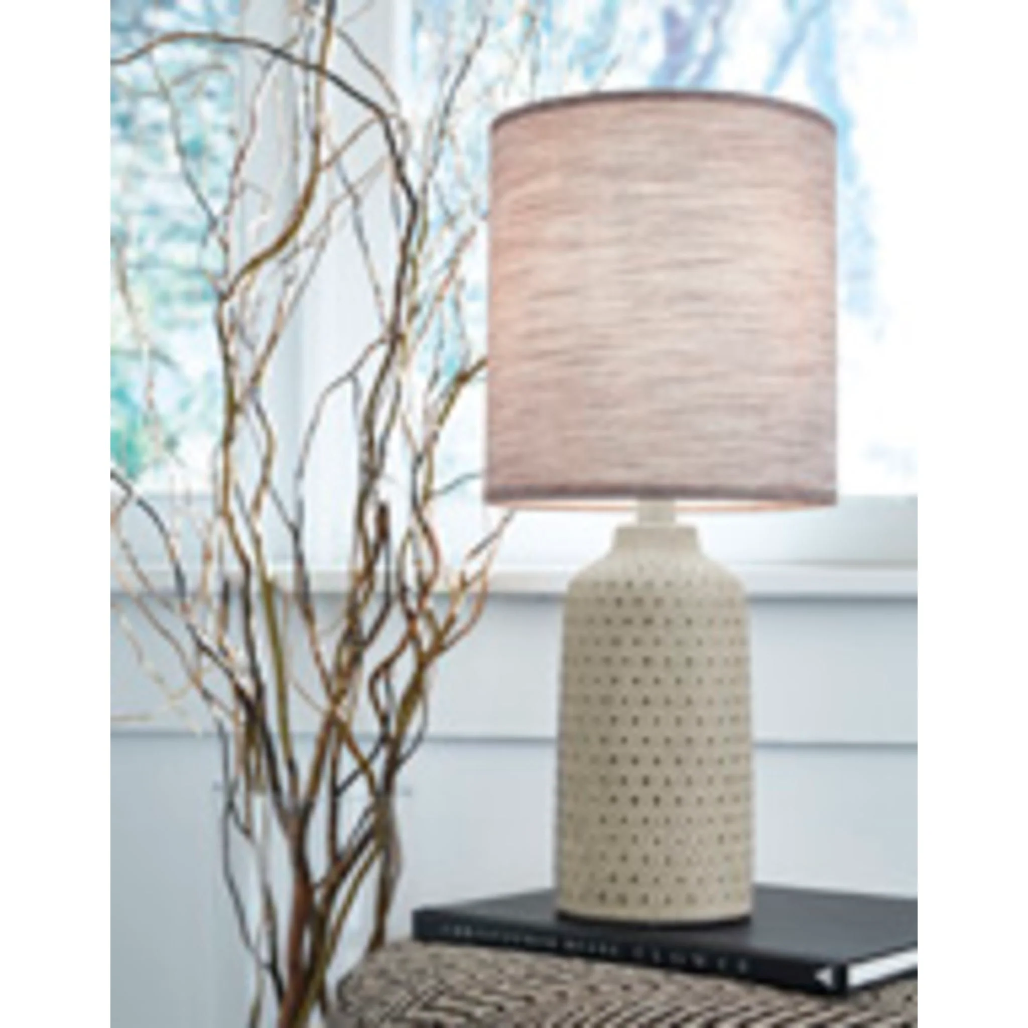Donnford Table Lamp (Single) - Image 8