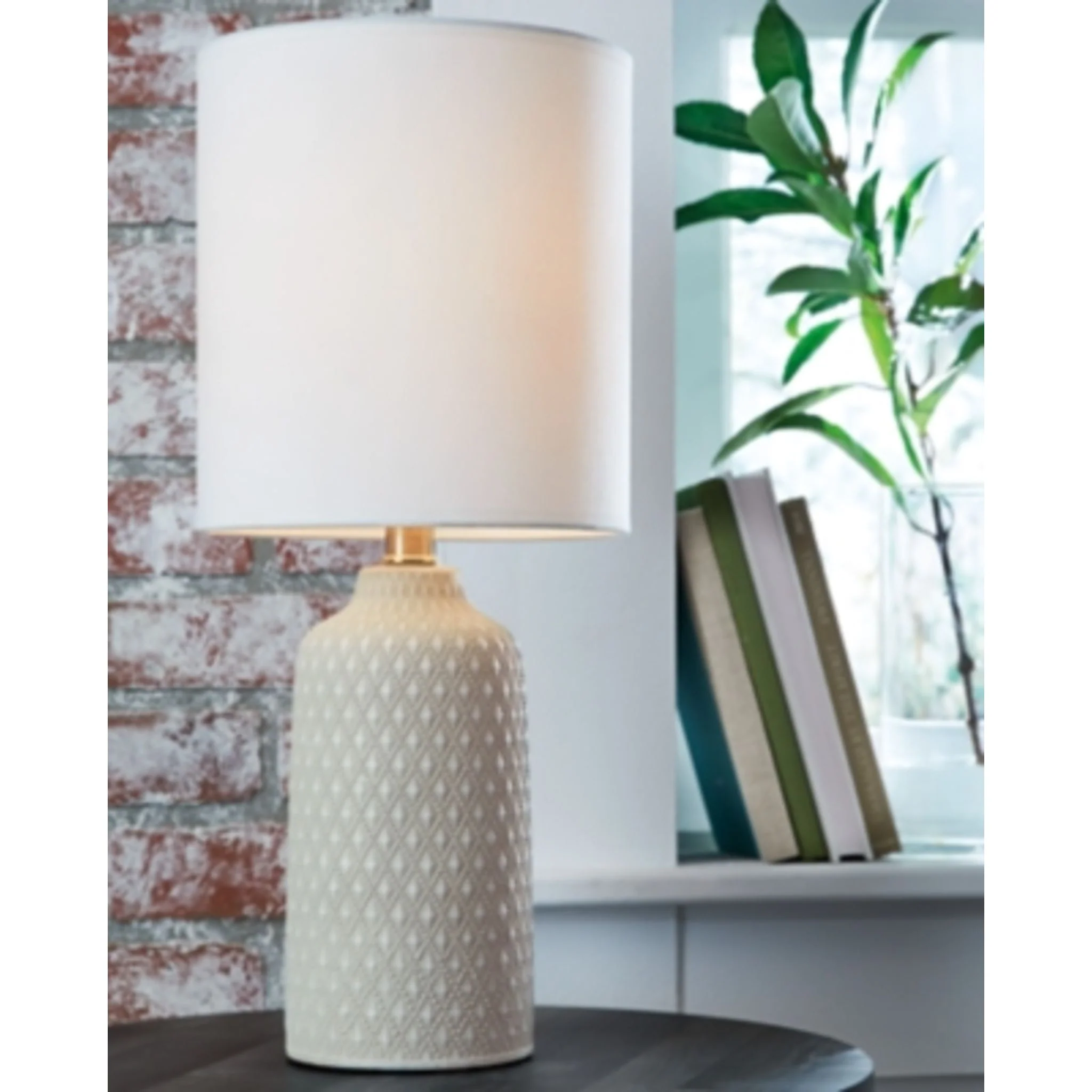 Donnford Table Lamp (Single) - Image 6