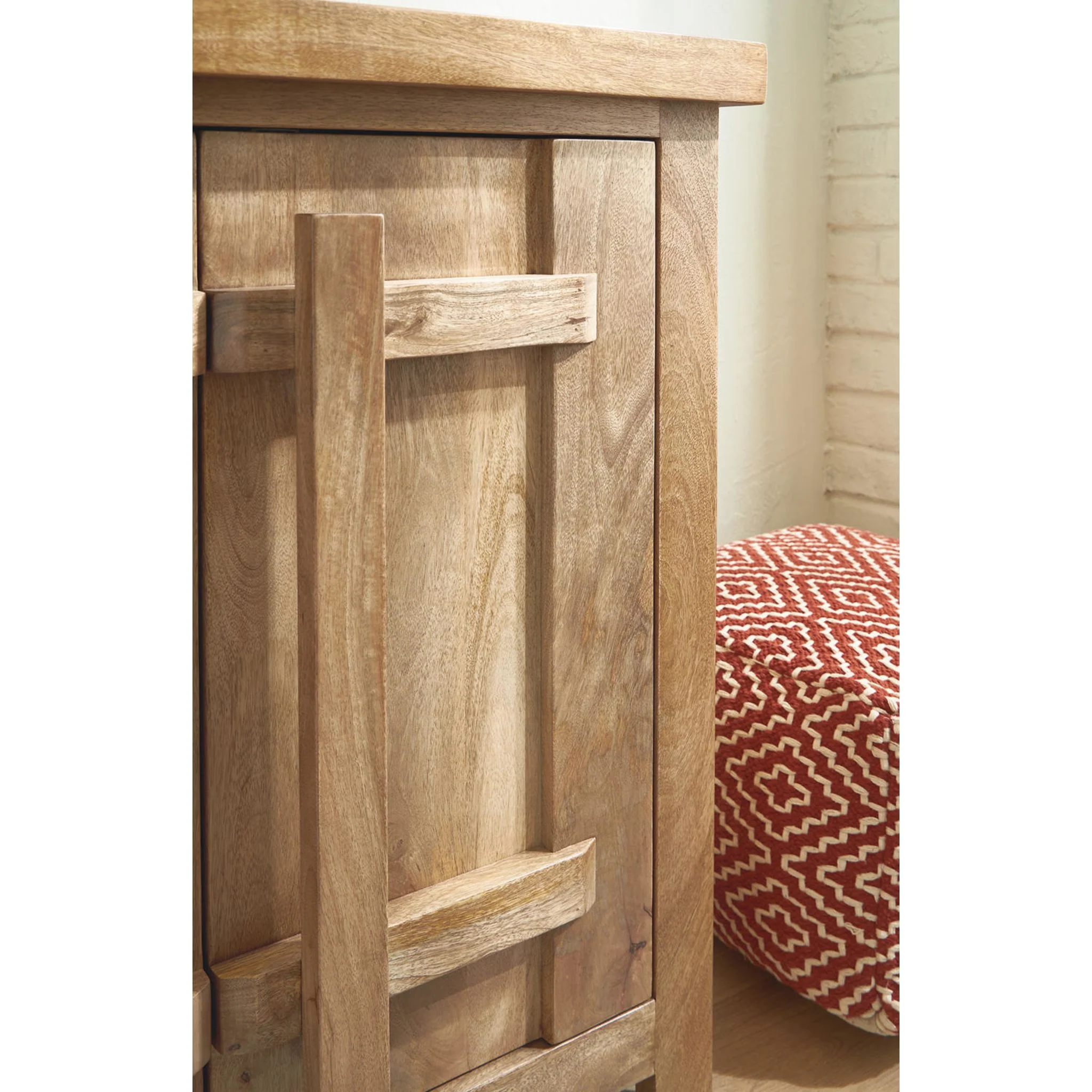 Dresor Accent Cabinet - Image 4