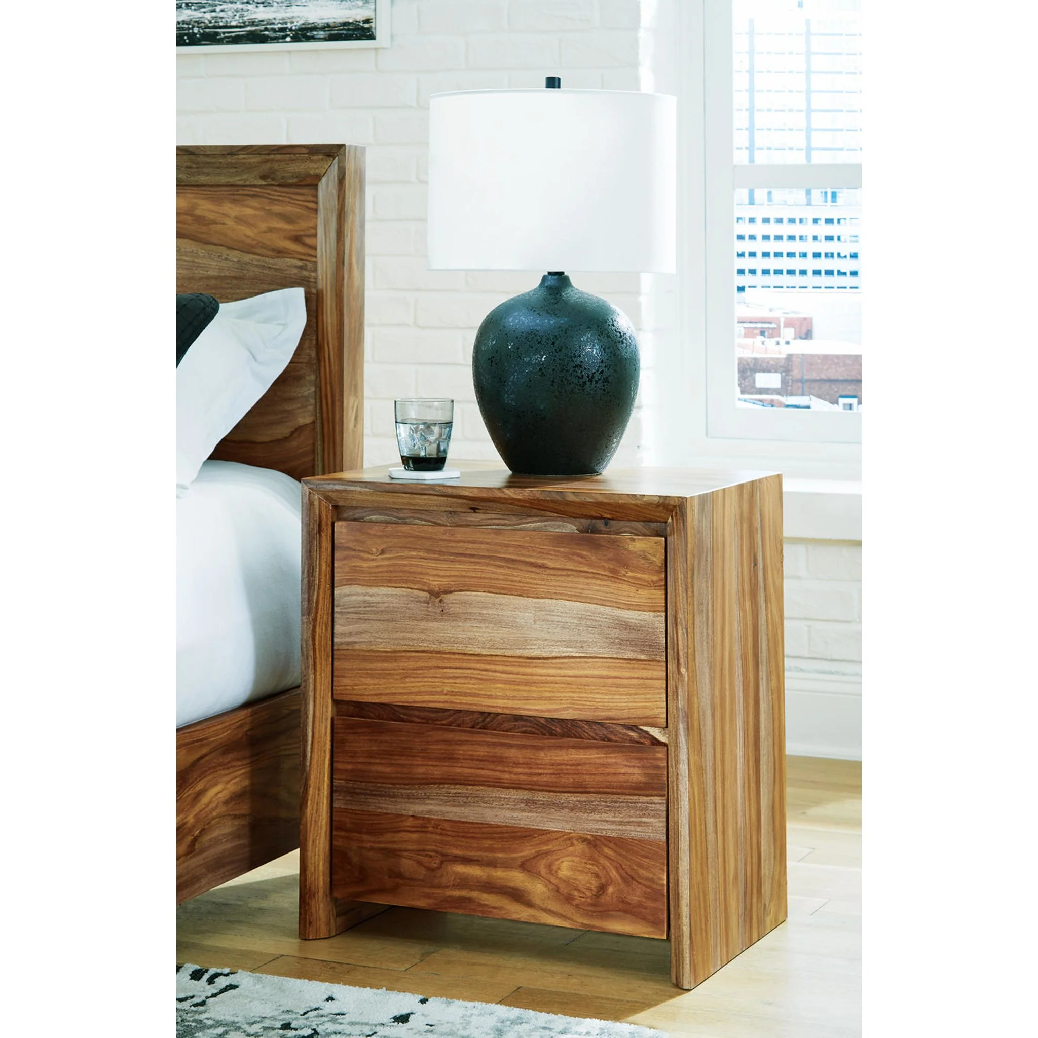 Dressonni Nightstand - Image 8