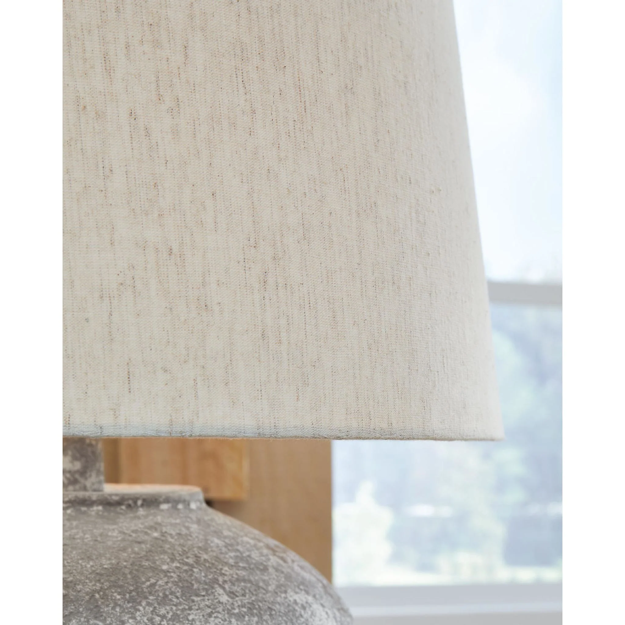 Dreward Table Lamp (Single) - Image 3