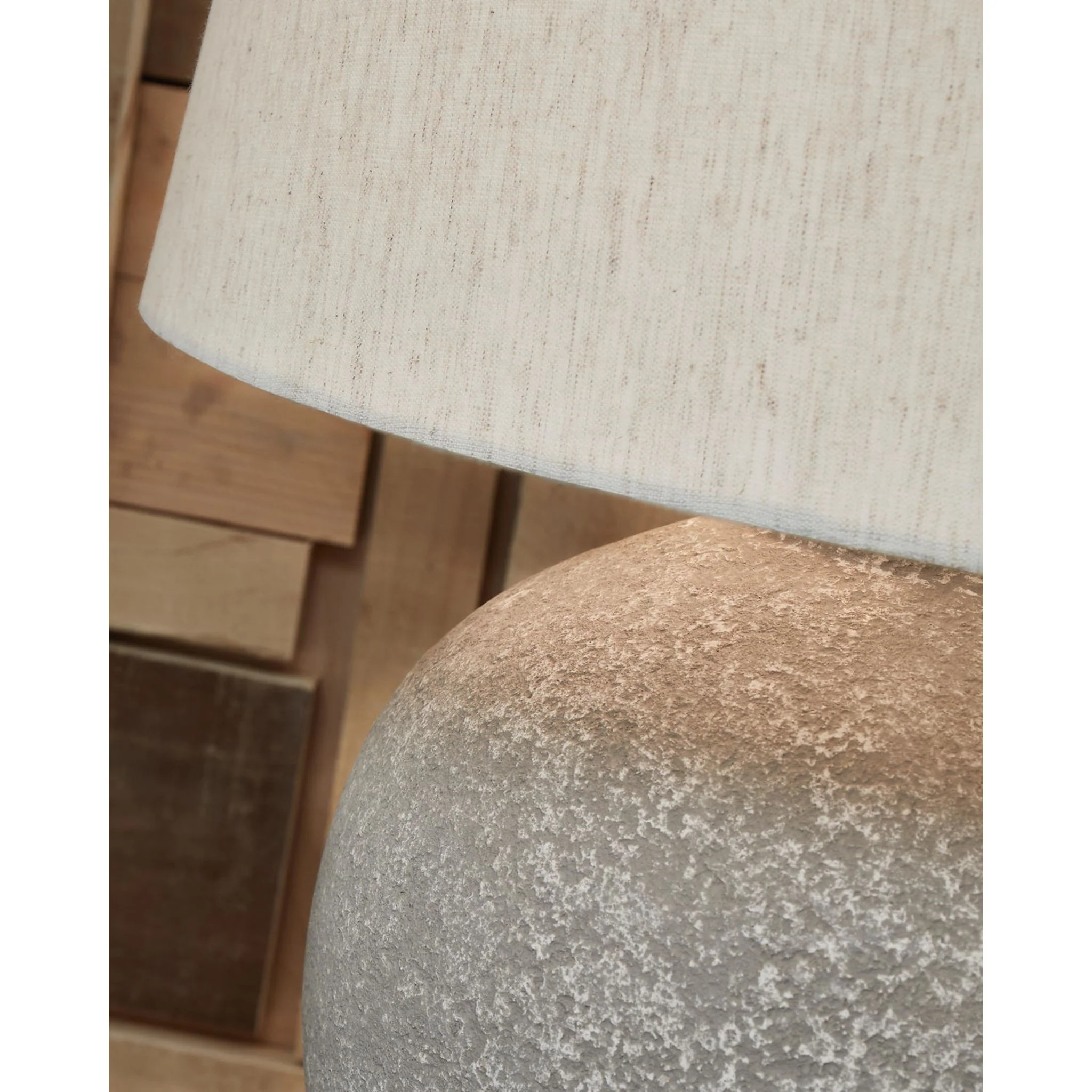 Dreward Table Lamp (Single) - Image 4