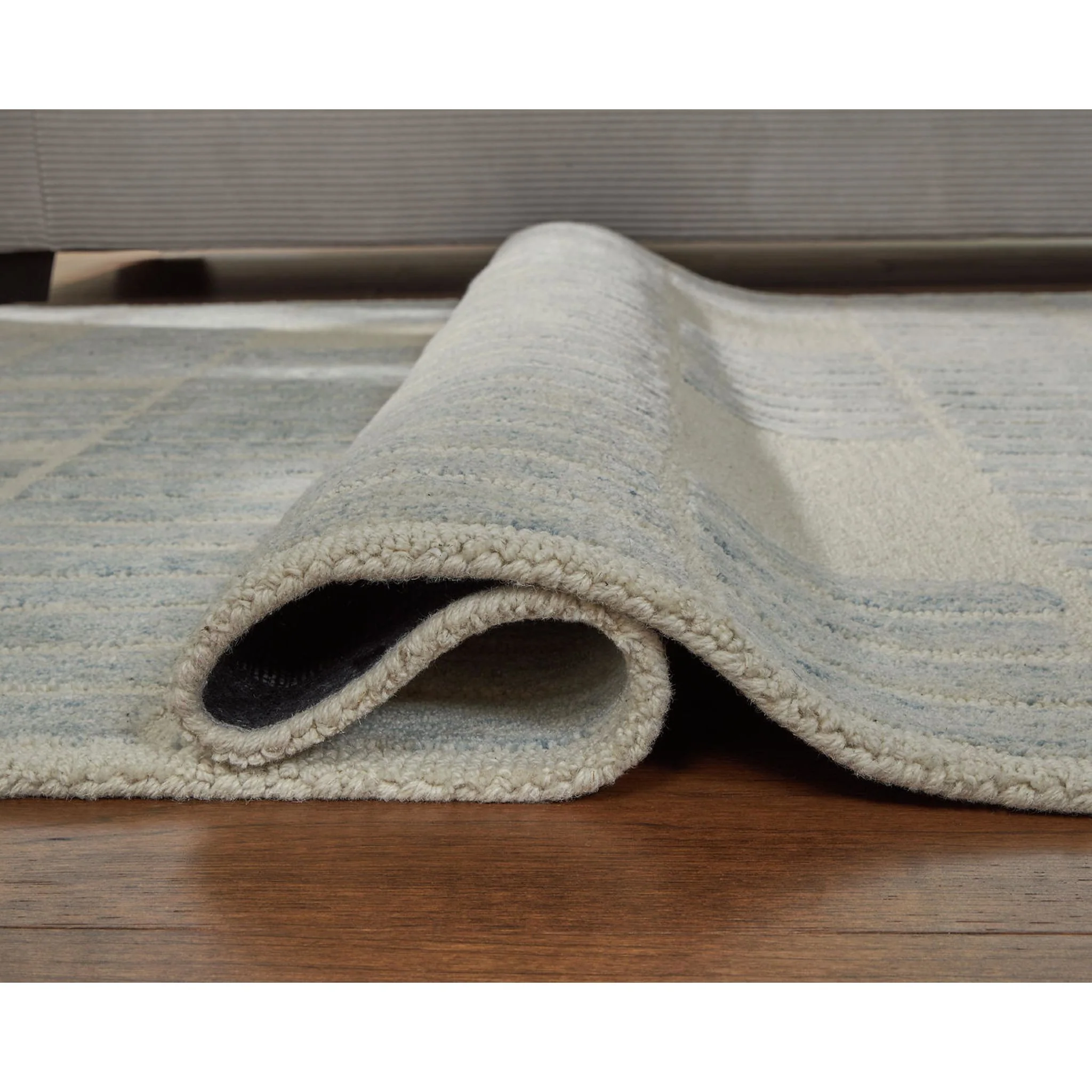 Dylanton Area Rug - Image 4