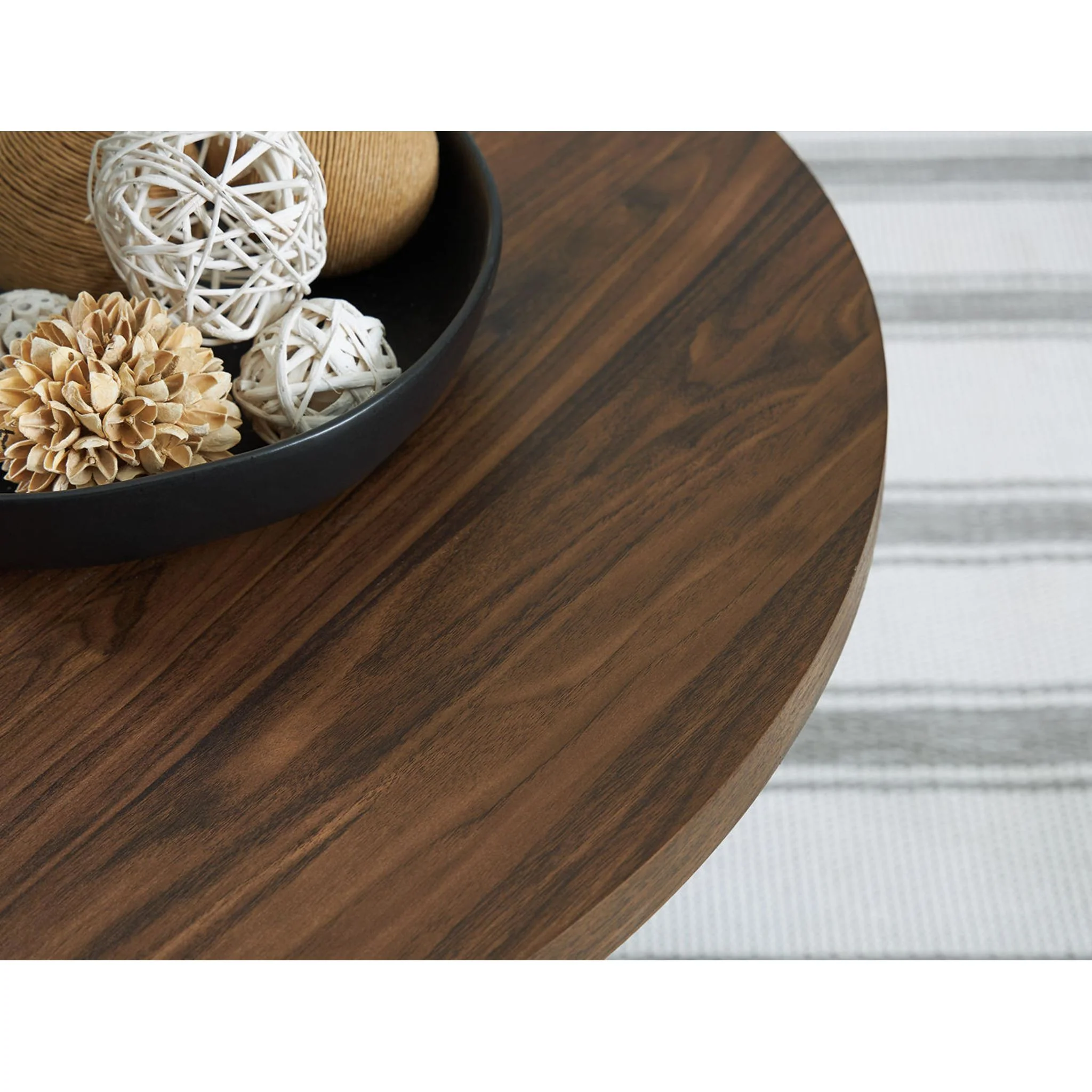 Elbrynn 3 Pack Tables - Image 3