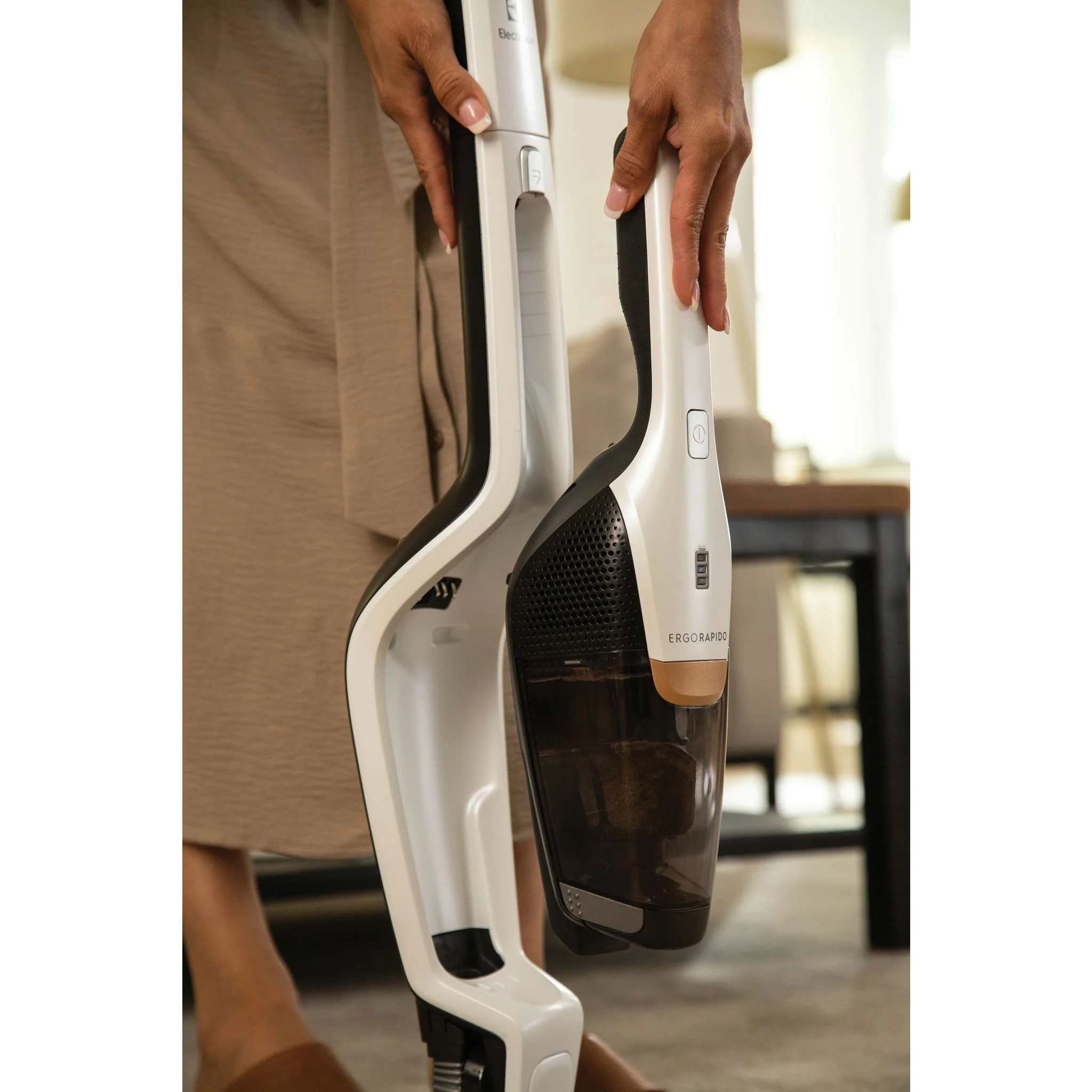 Electrolux Ergorapido™ Vacuum - White ( EHVS2510AW ) - Image 18
