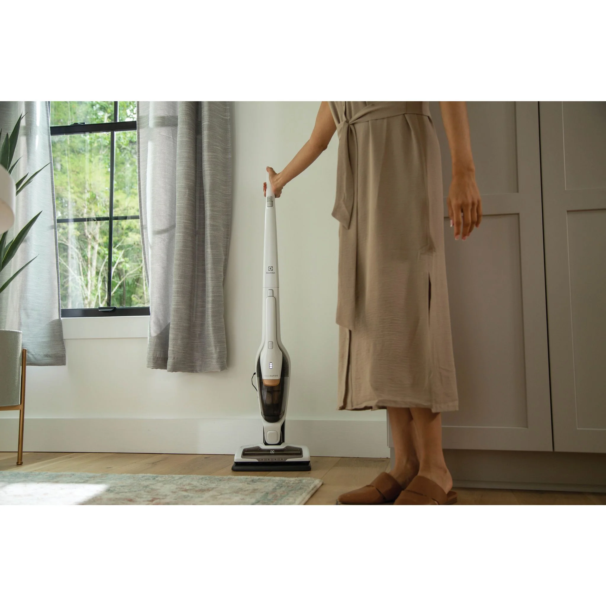 Electrolux Ergorapido™ Vacuum - White ( EHVS2510AW ) - Image 21