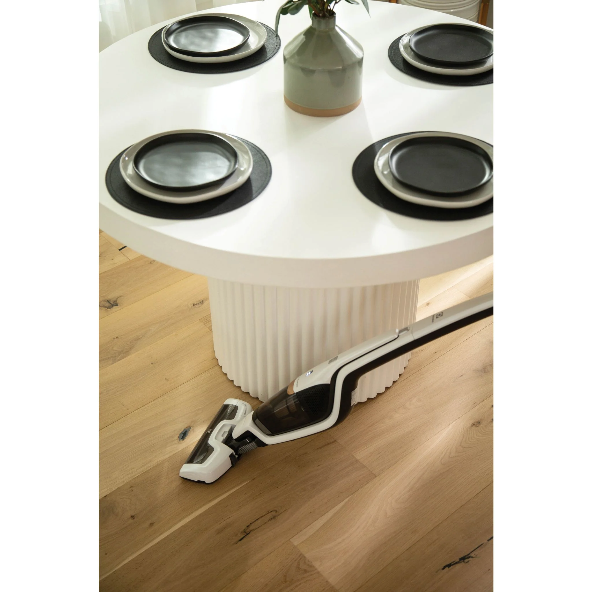 Electrolux Ergorapido™ Vacuum - White ( EHVS2510AW ) - Image 23