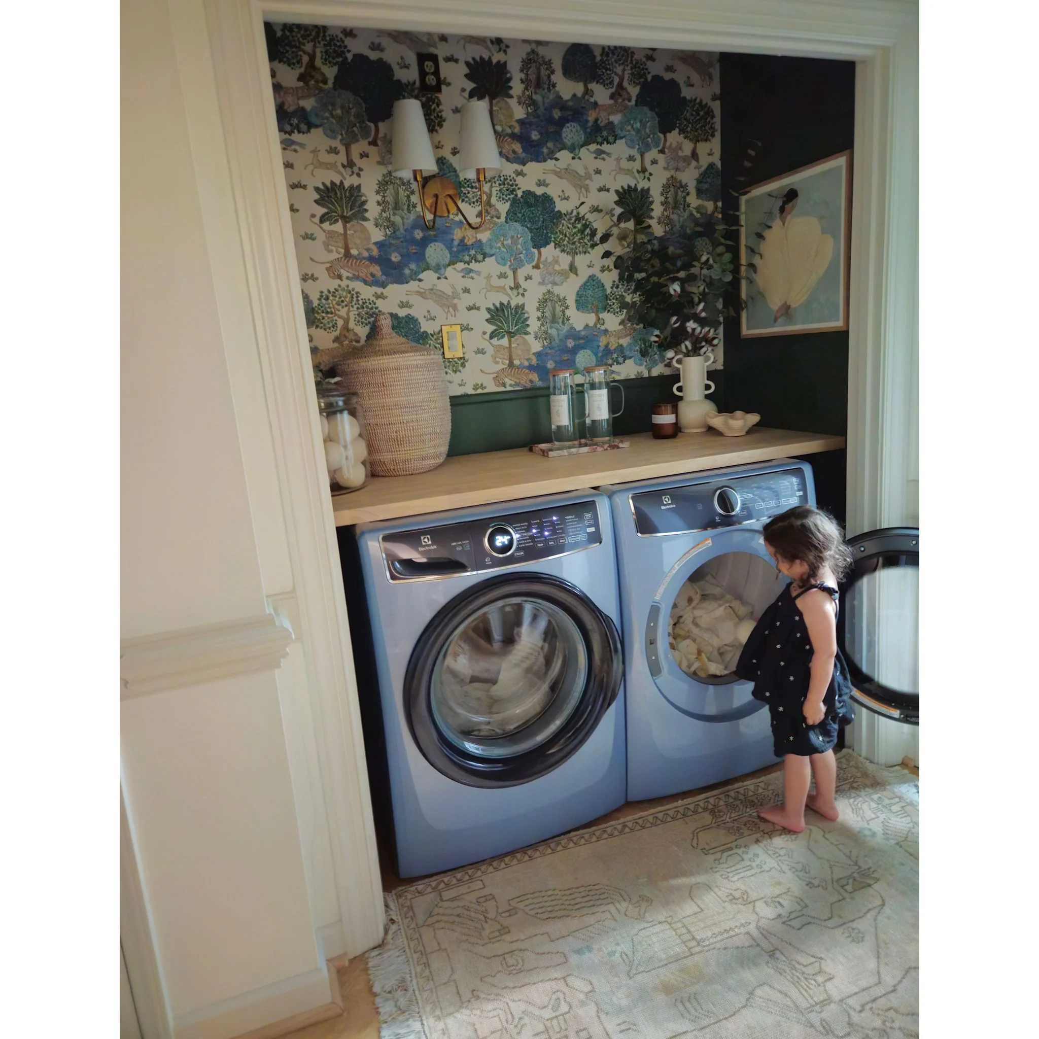 Electrolux Front Load Pair (ELFW7437AG-ELFE743CAG) - Glacier Blue - Image 2