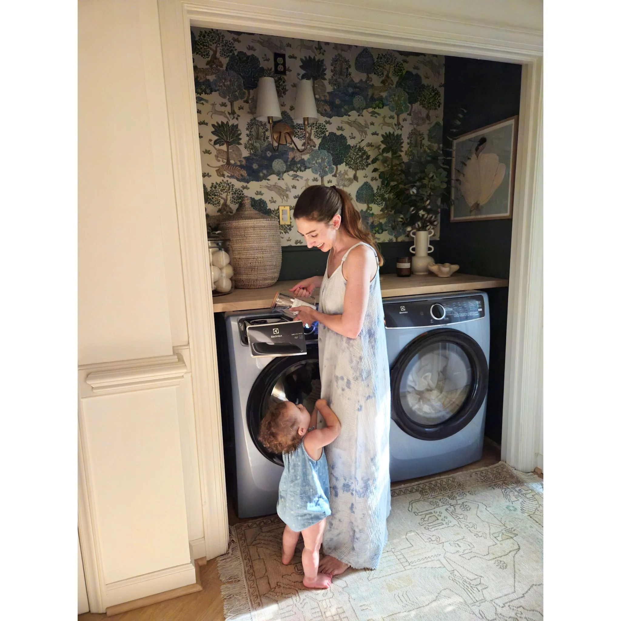 Electrolux Front Load Pair (ELFW7437AG-ELFE743CAG) - Glacier Blue - Image 4
