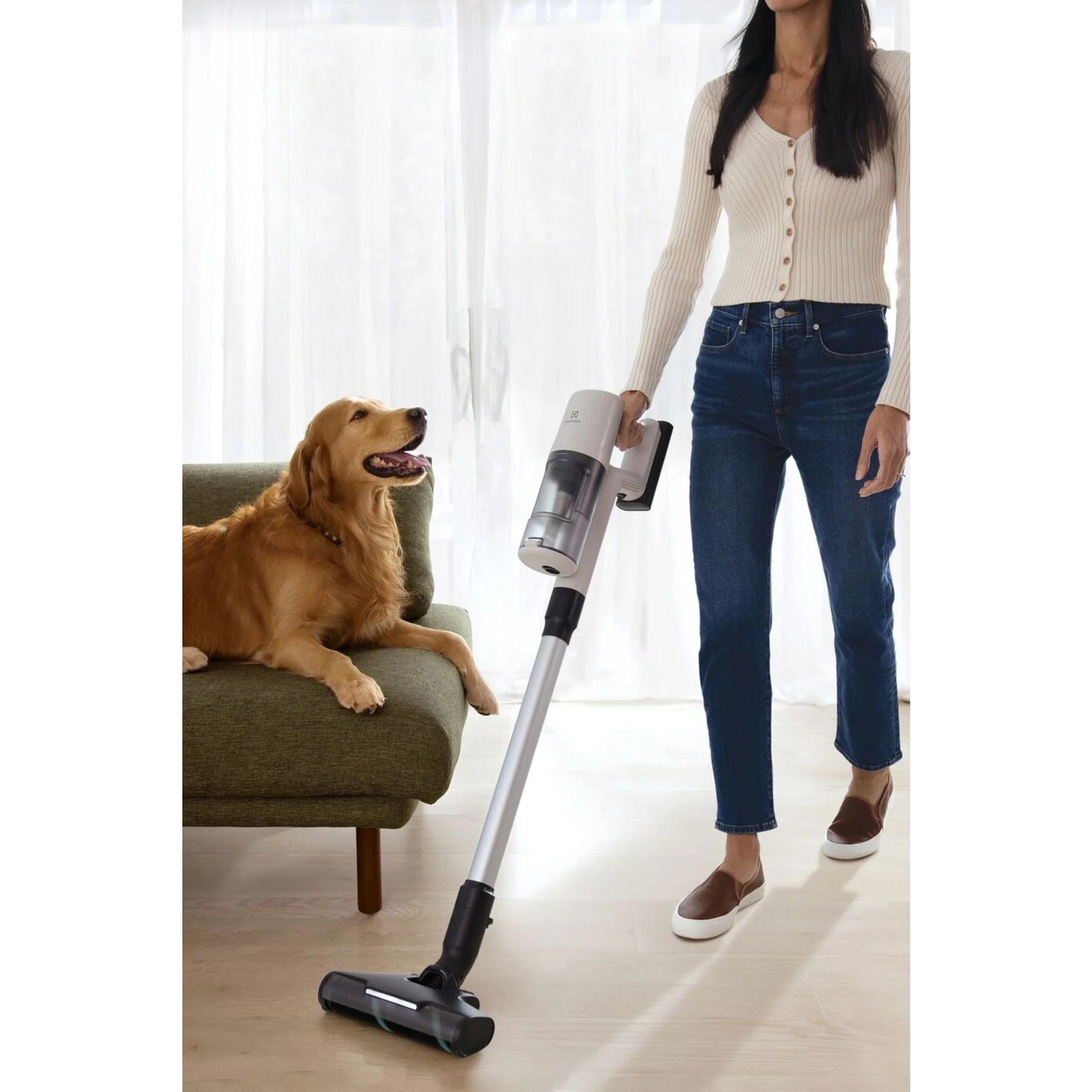 Electrolux Ultimate600™ Complete Home Vacuum - White (EHVS65W1AW) - Image 5