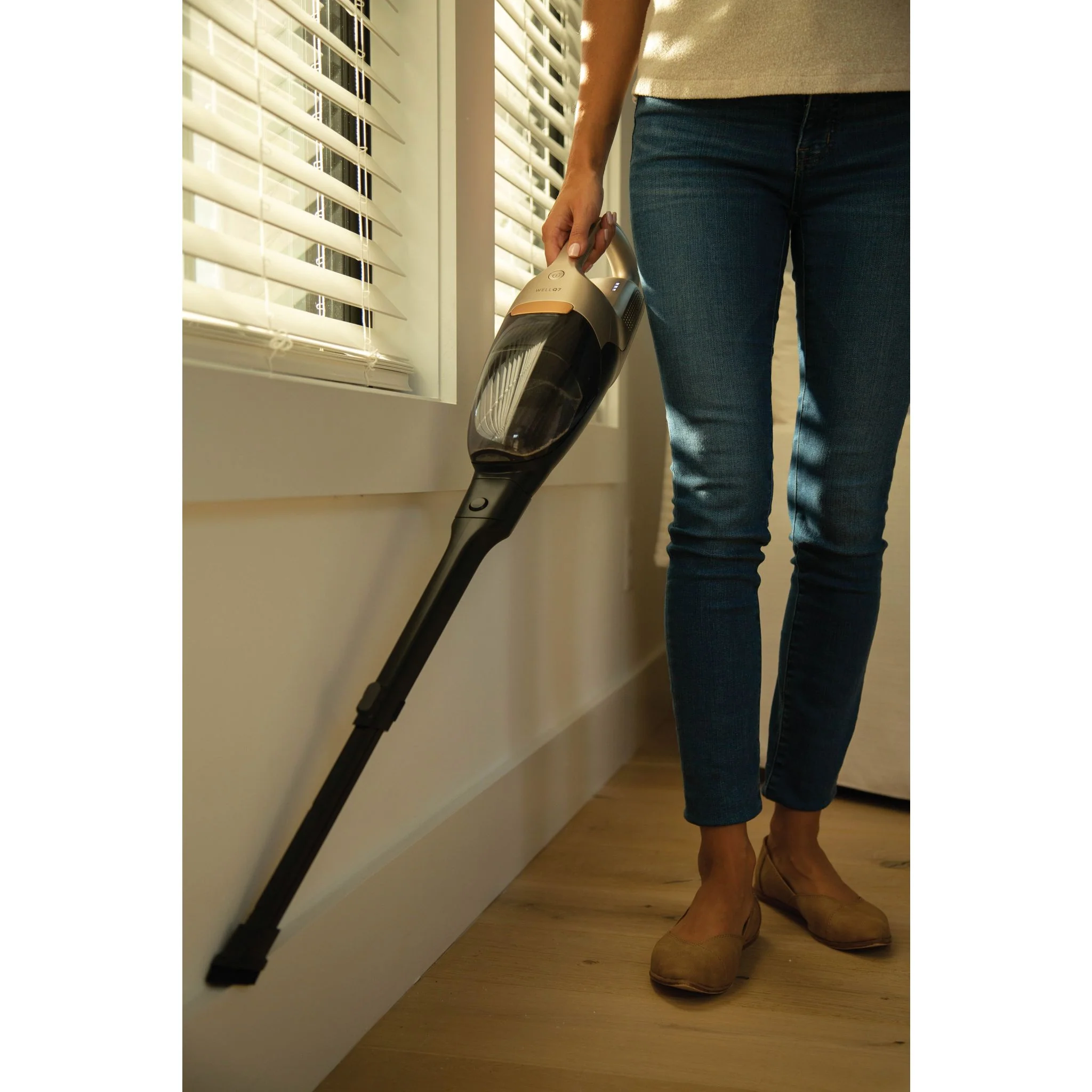 Electrolux WellQ7™ Hard Floor Vacuum - Gold ( EHVS35H2AQ ) - Image 10