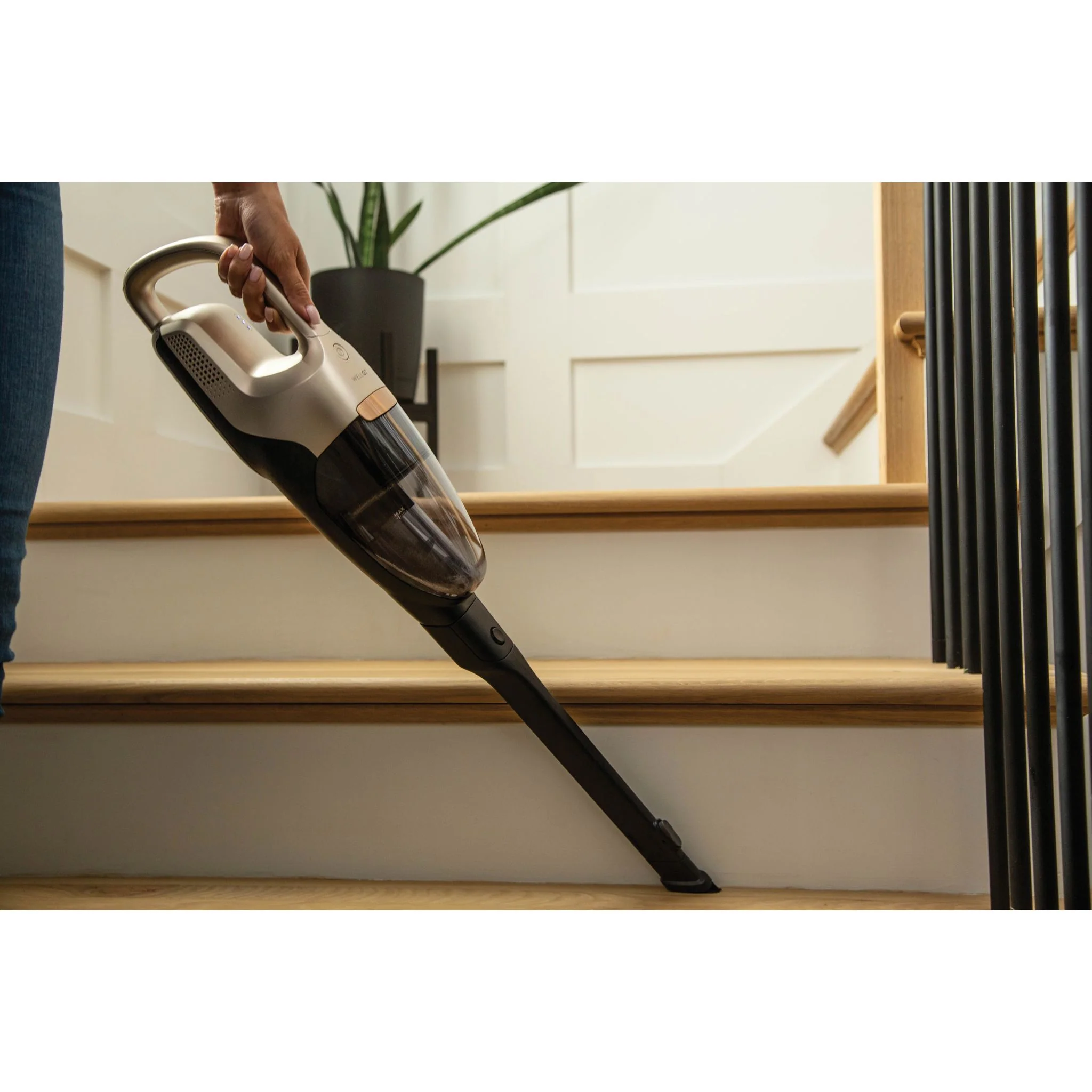 Electrolux WellQ7™ Hard Floor Vacuum - Gold ( EHVS35H2AQ ) - Image 7