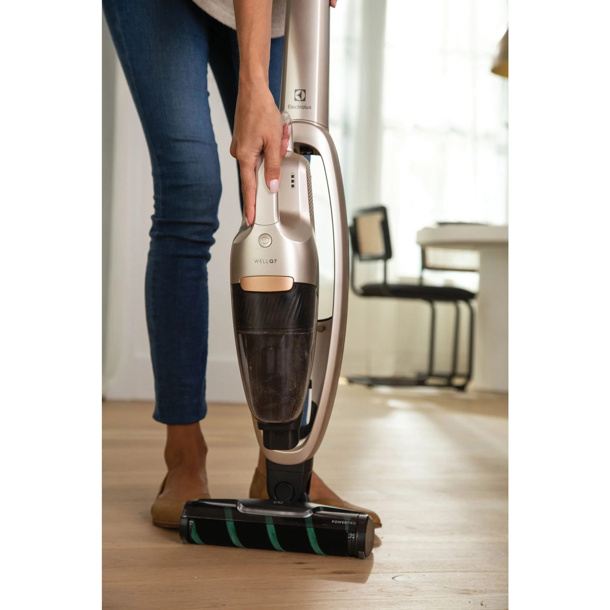 Electrolux WellQ7™ Hard Floor Vacuum - Gold ( EHVS35H2AQ ) - Image 8