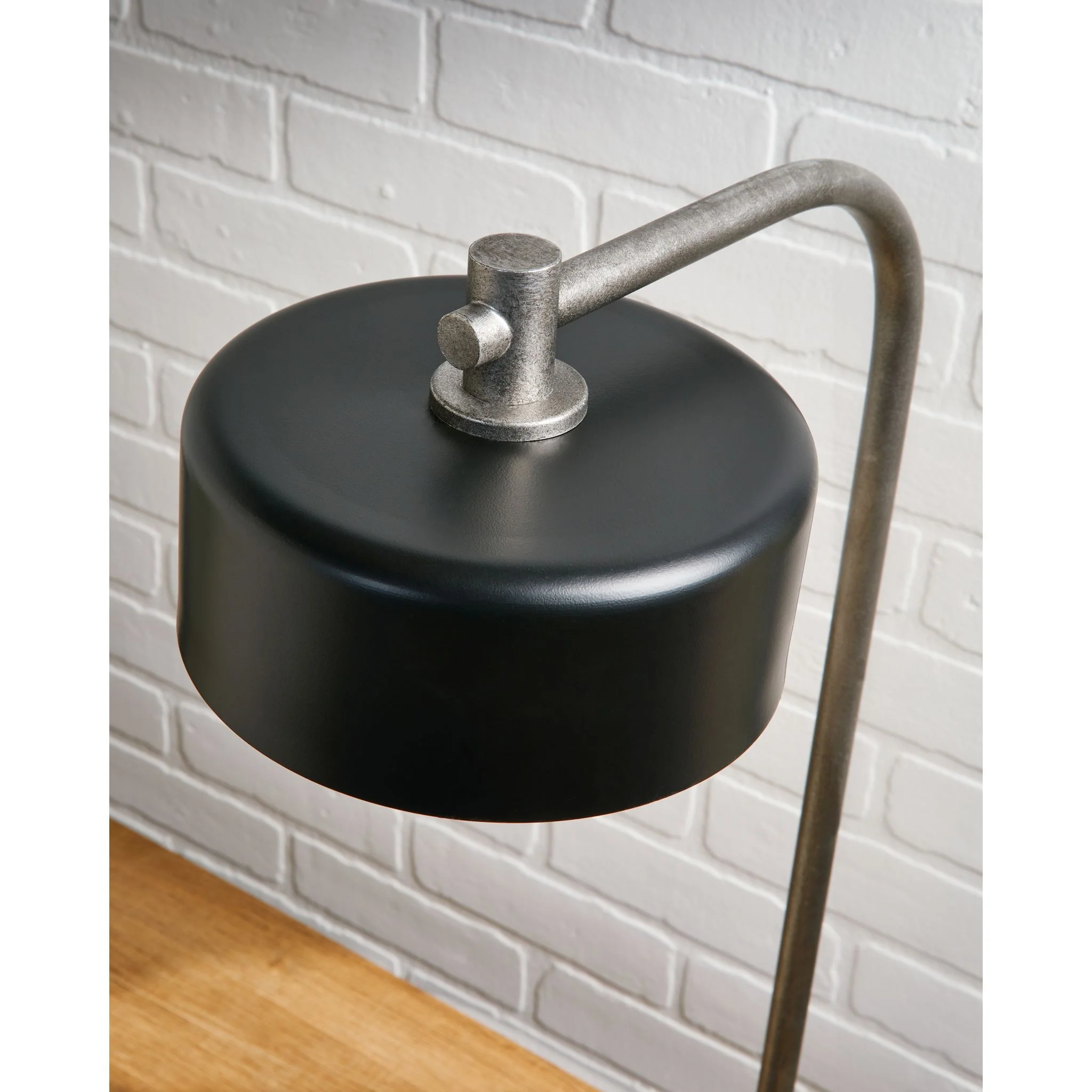 Eliridge Desk Lamp (Single) - Image 4