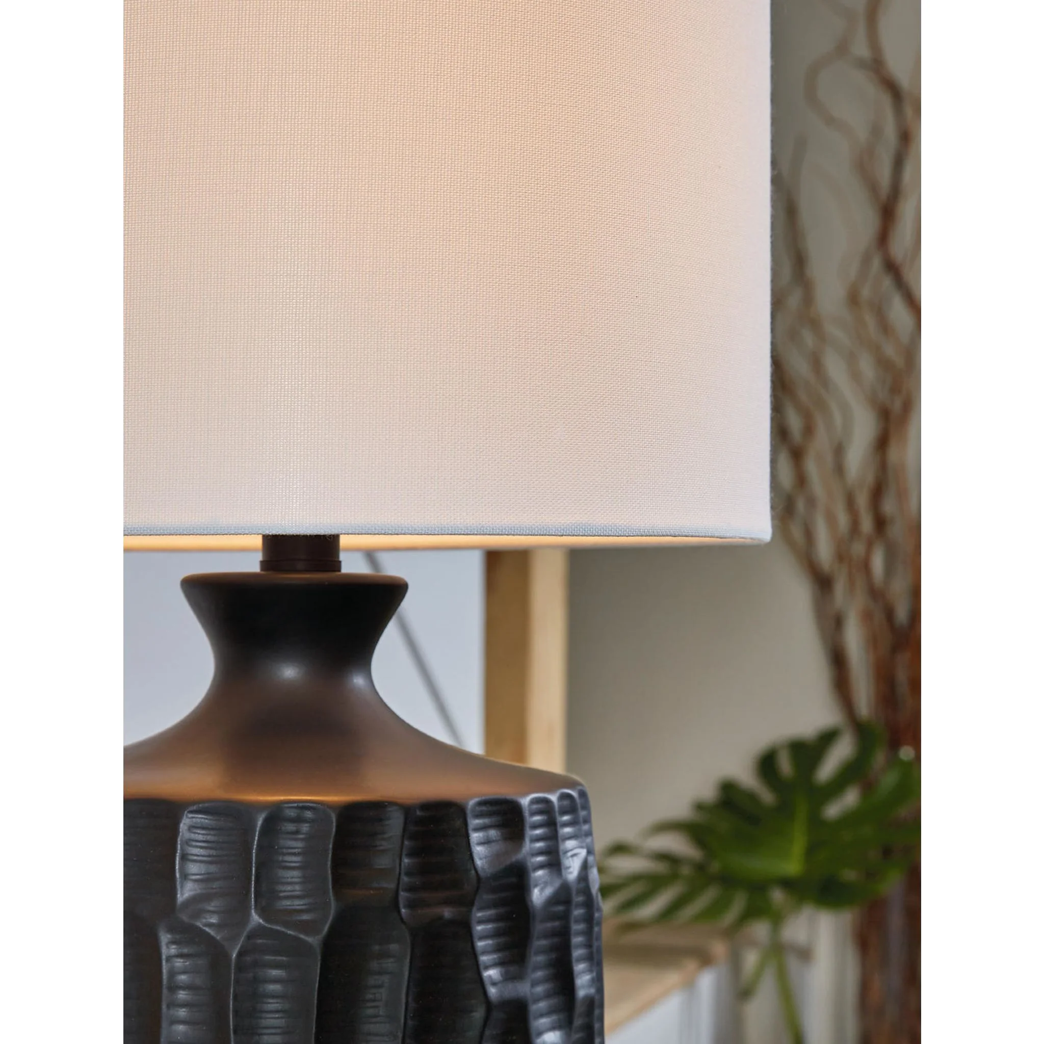 Ellisley Table Lamp - Image 24