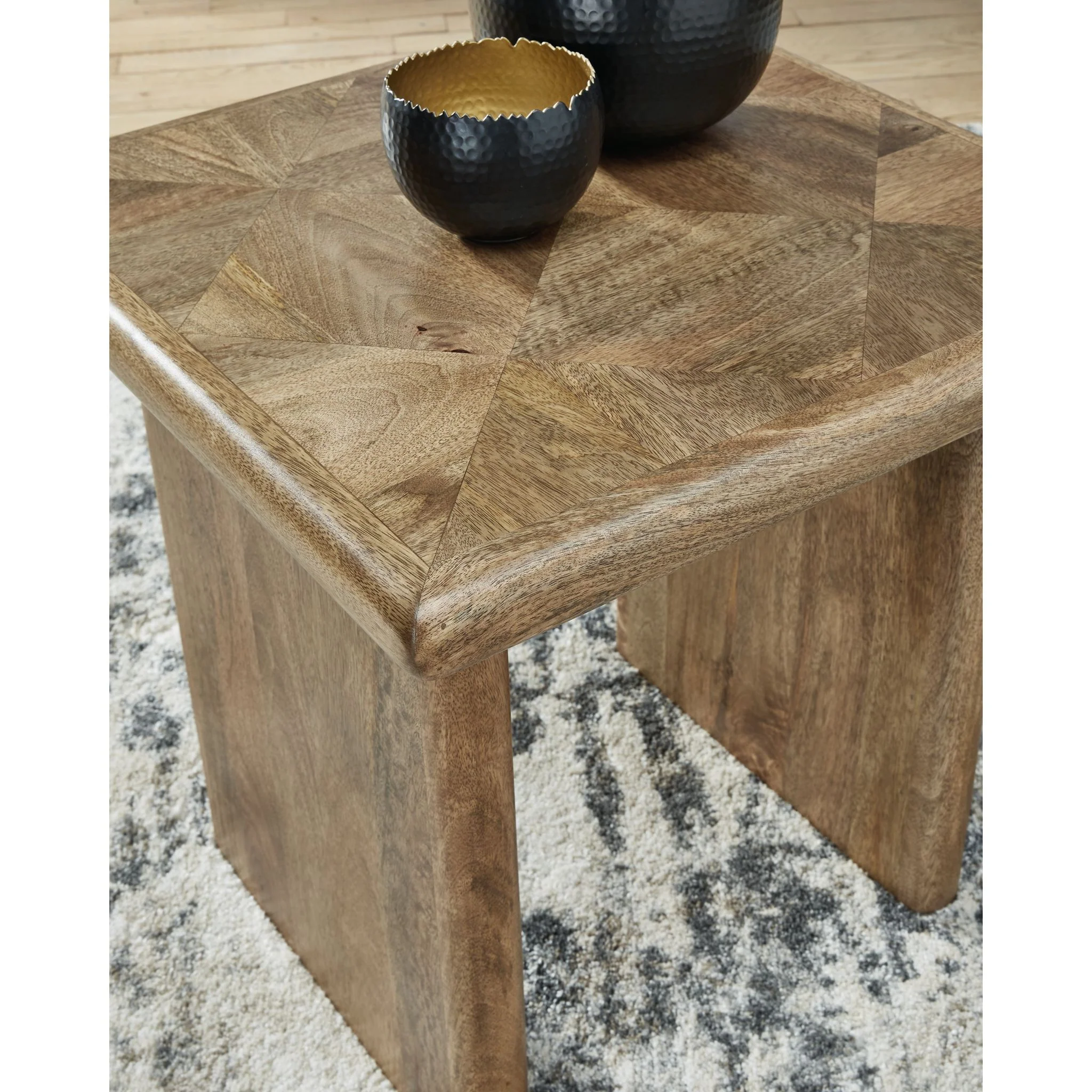 Lawland End Table - Image 6