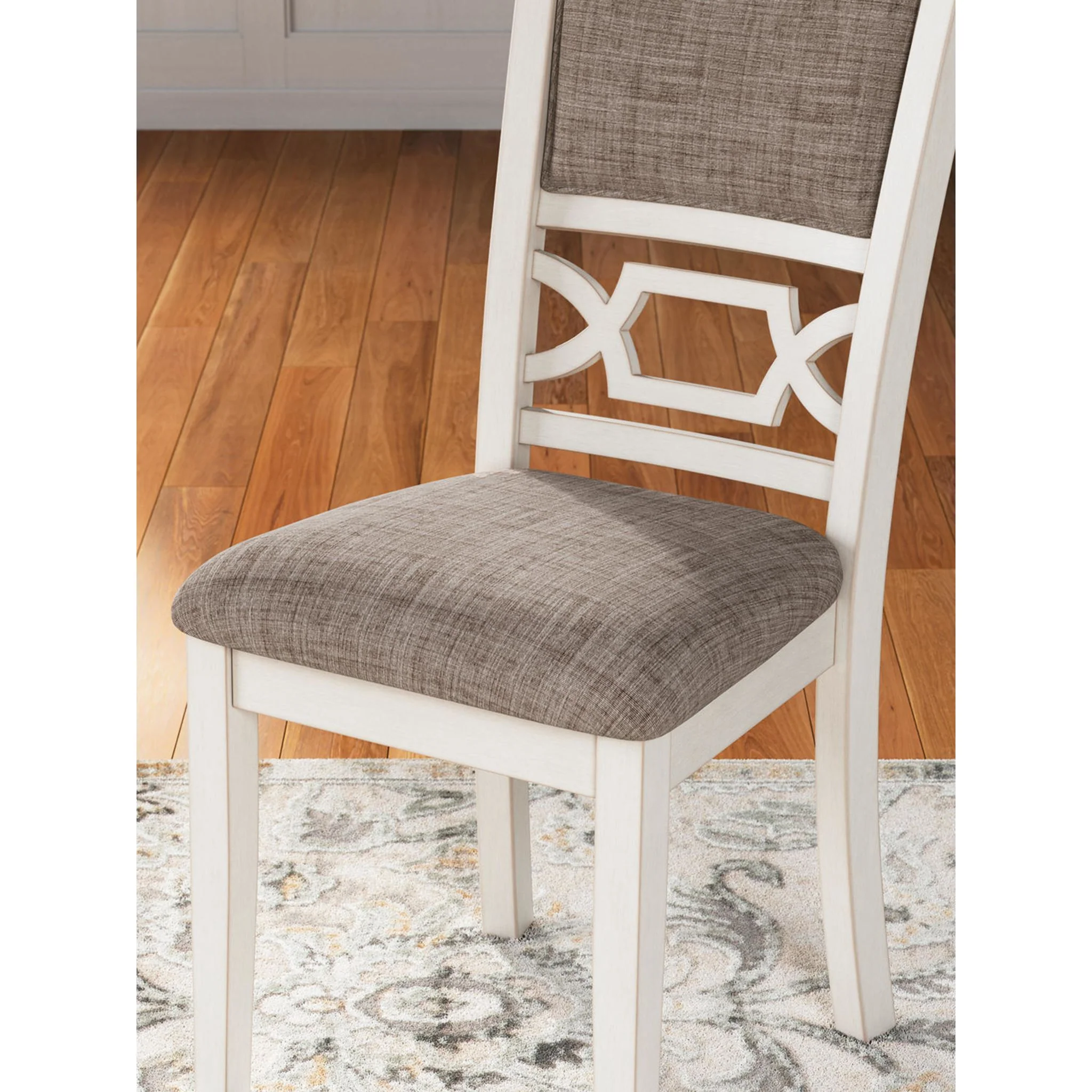 Erinberg Dining Set - Image 3