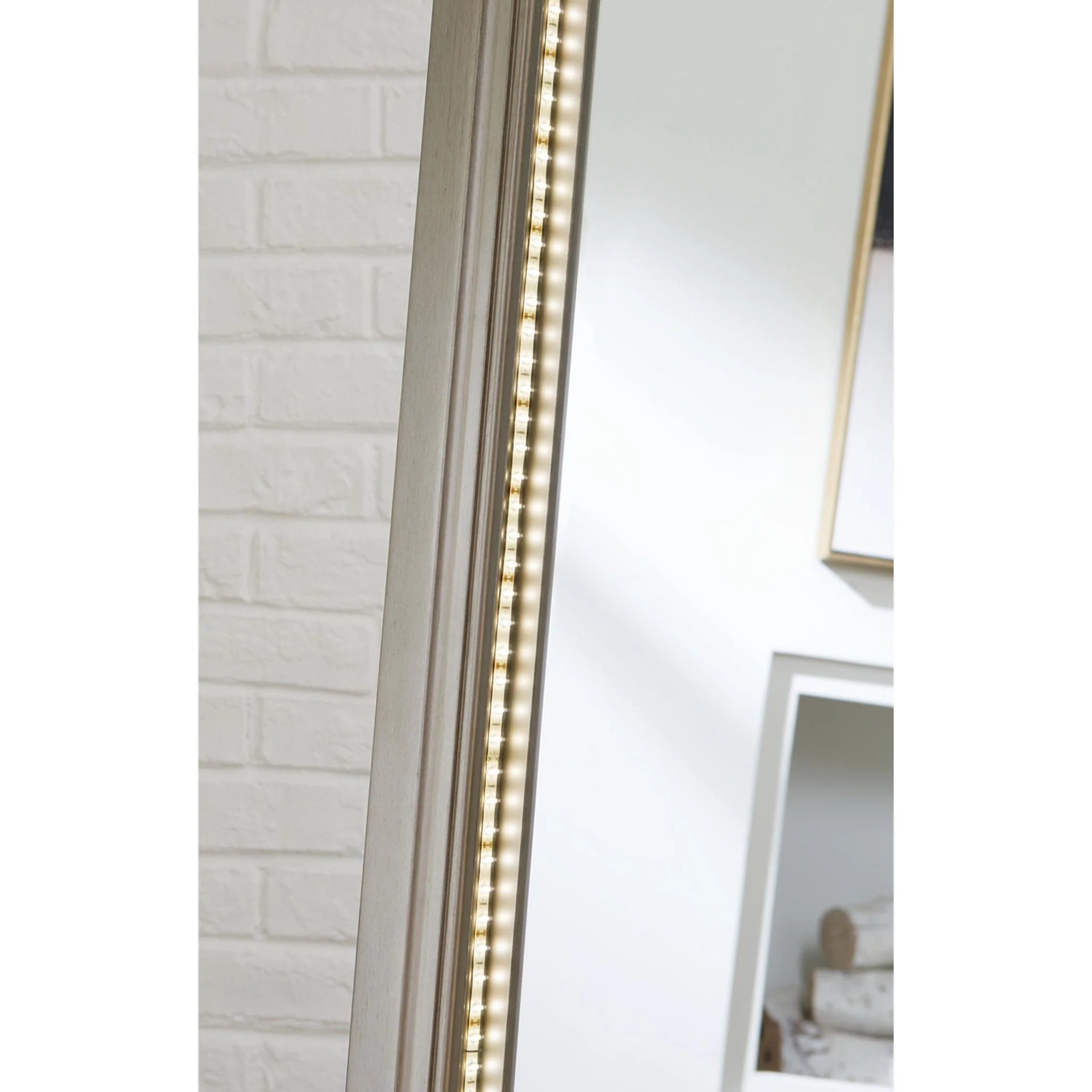 Evesen Floor Mirror - Image 4