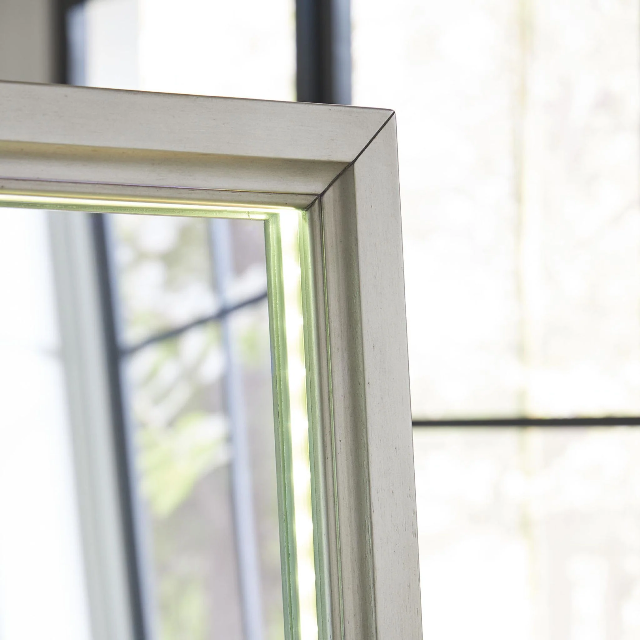 Evesen Floor Mirror - Image 28