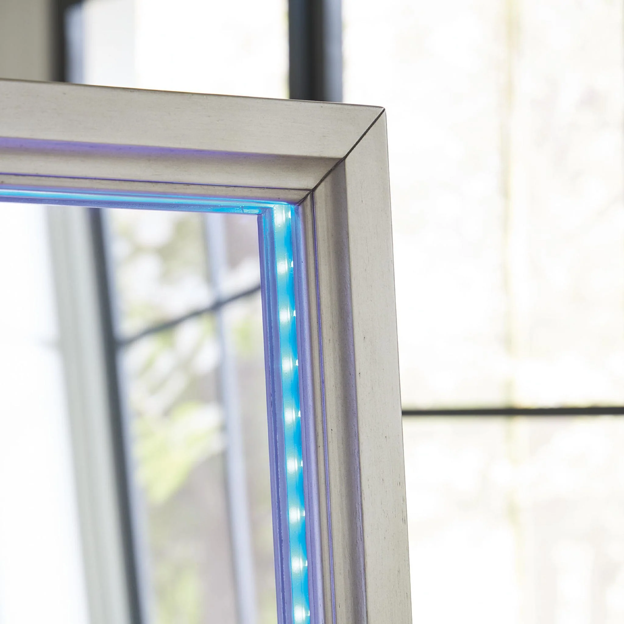 Evesen Floor Mirror - Image 6