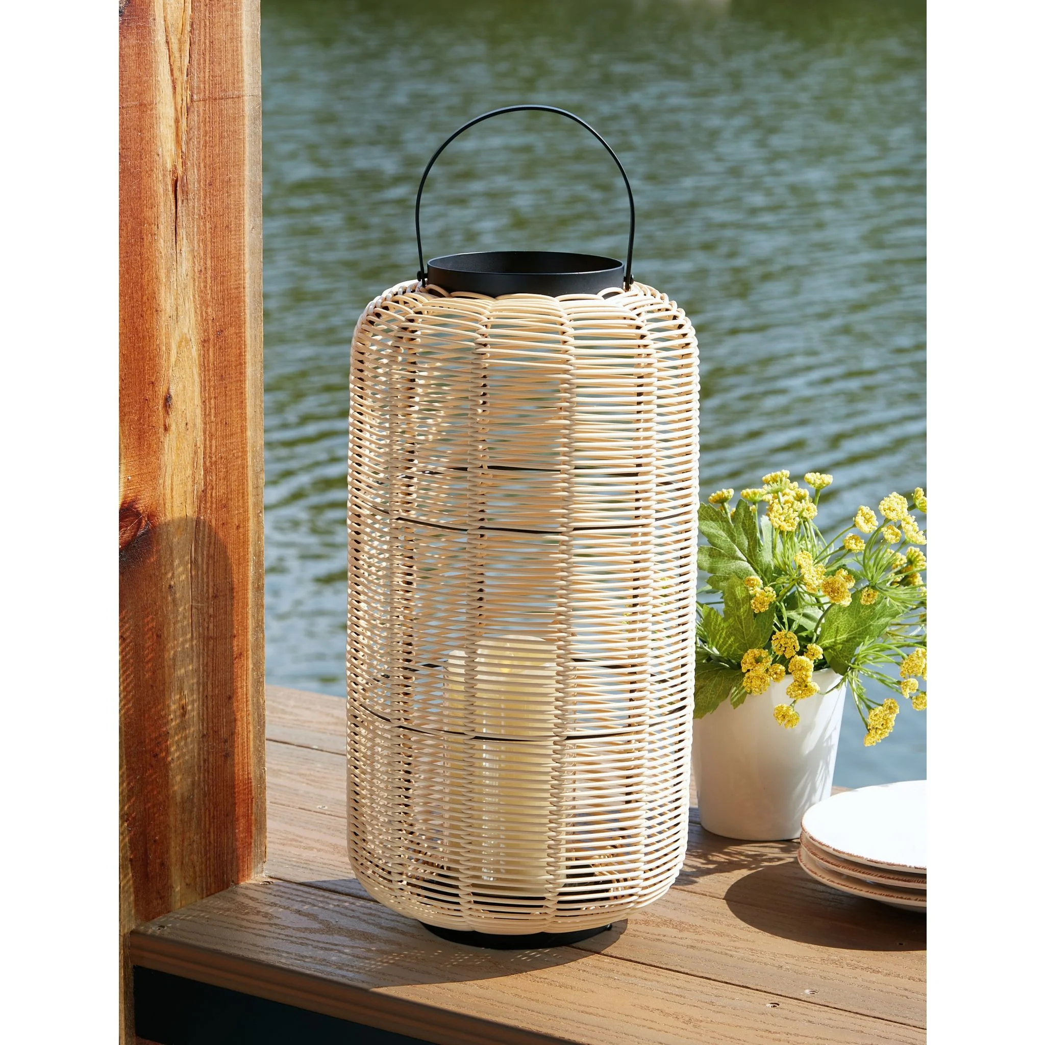 Evonne LANTERN - Image 2