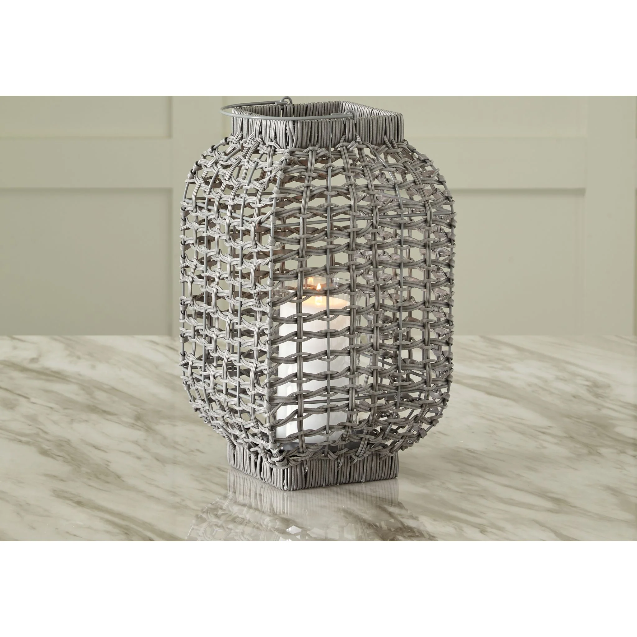 Evonne LANTERN - Image 2