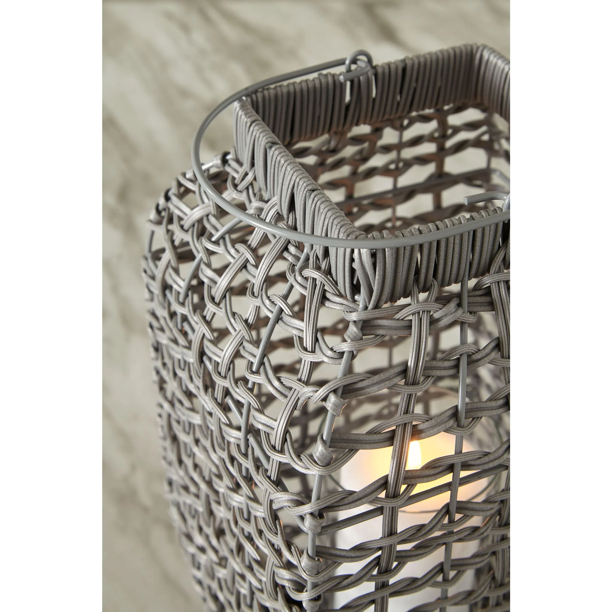 Evonne LANTERN - Image 4