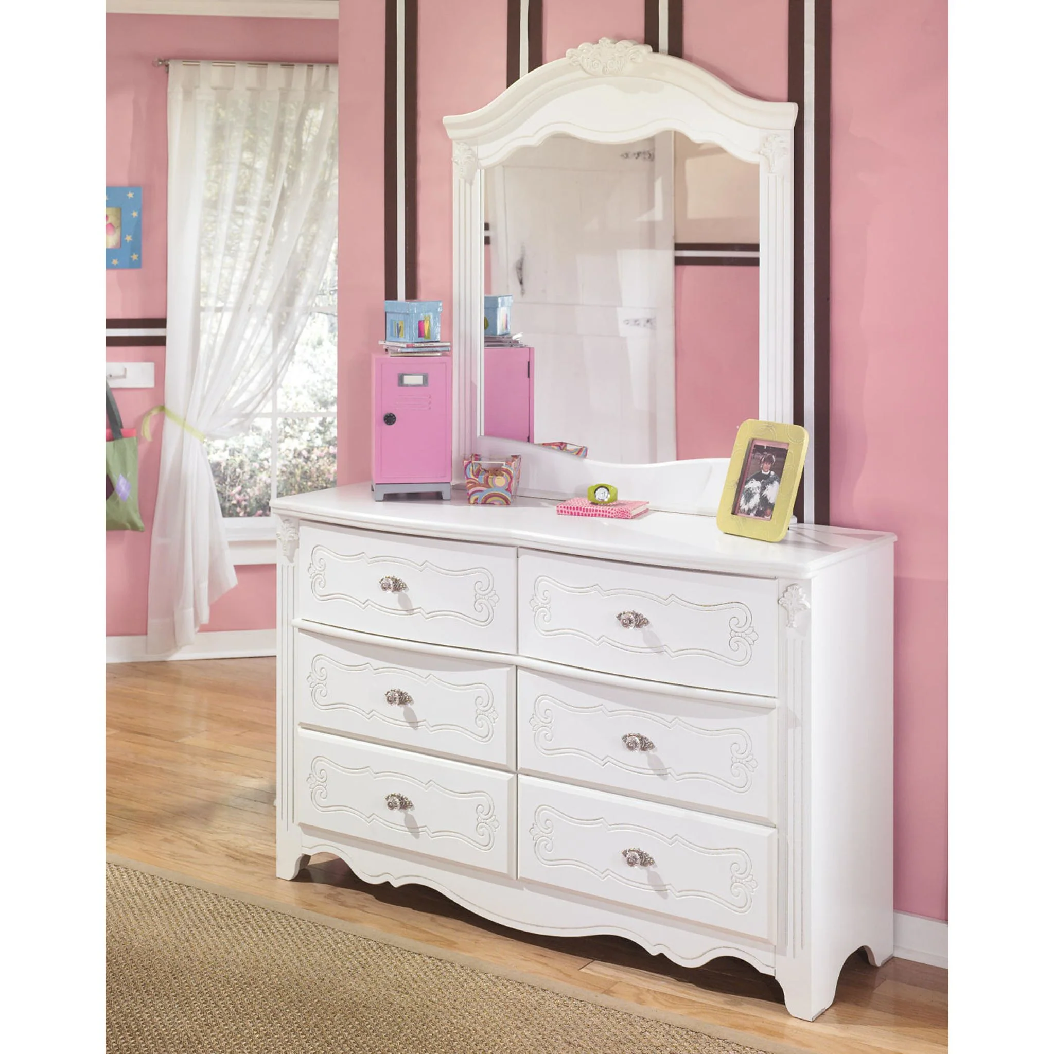 Exquisite 2 Piece Dresser & Mirror - Image 7