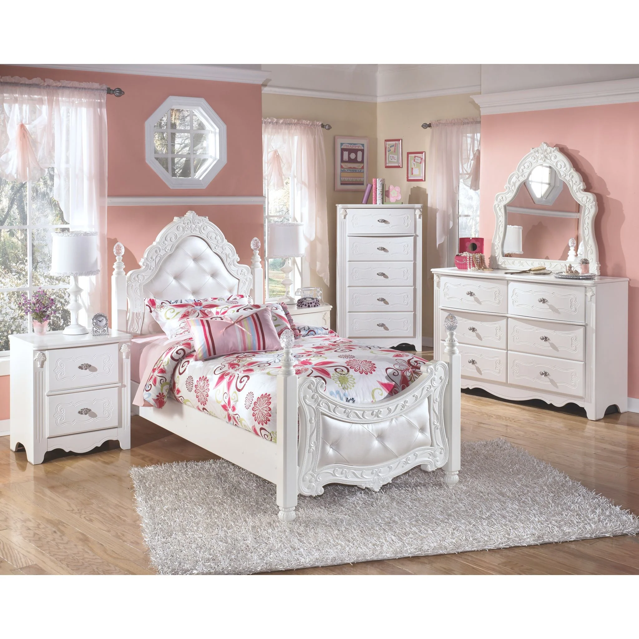 Exquisite Dresser and Mirror - Image 3