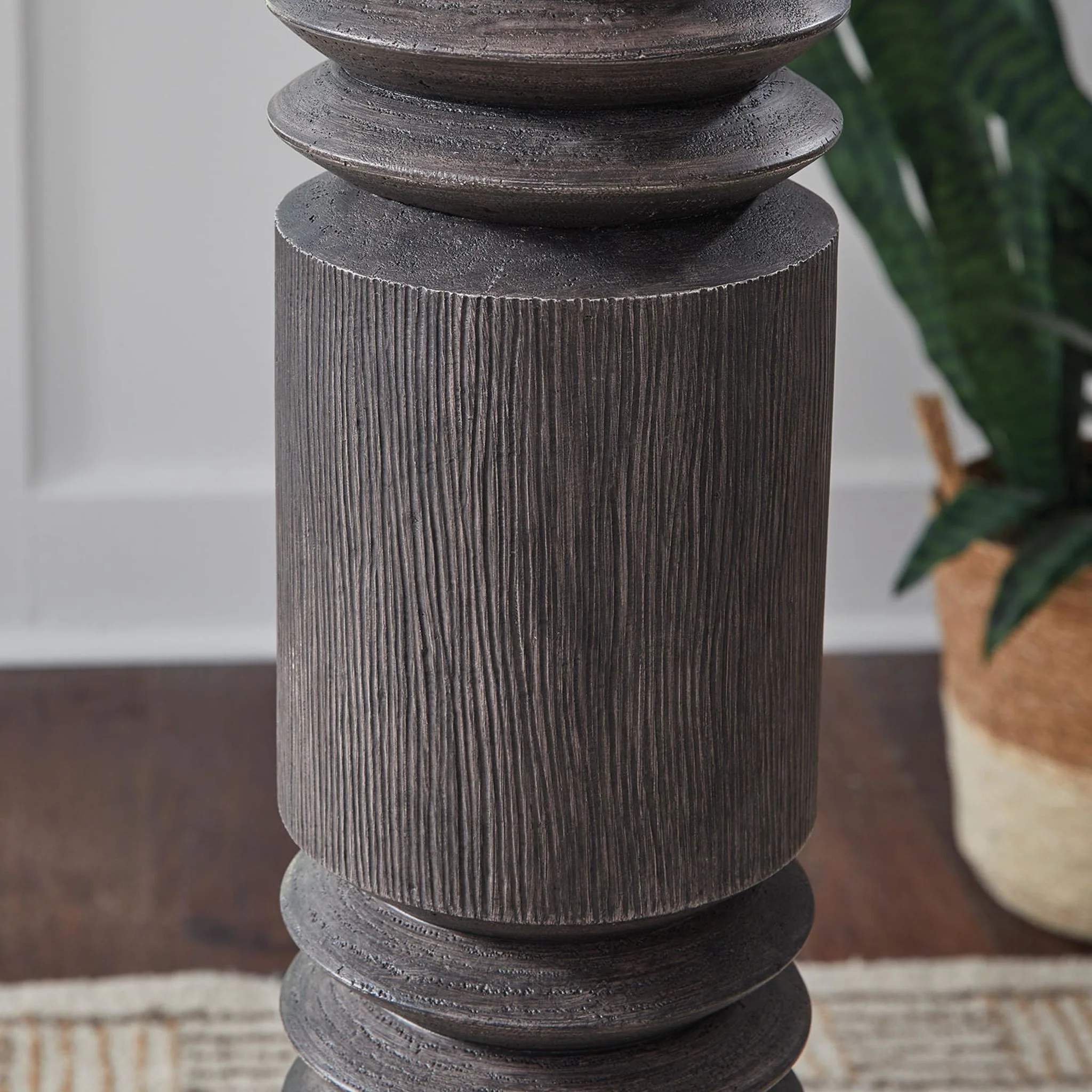 Fainwell Floor Lamp - Image 3