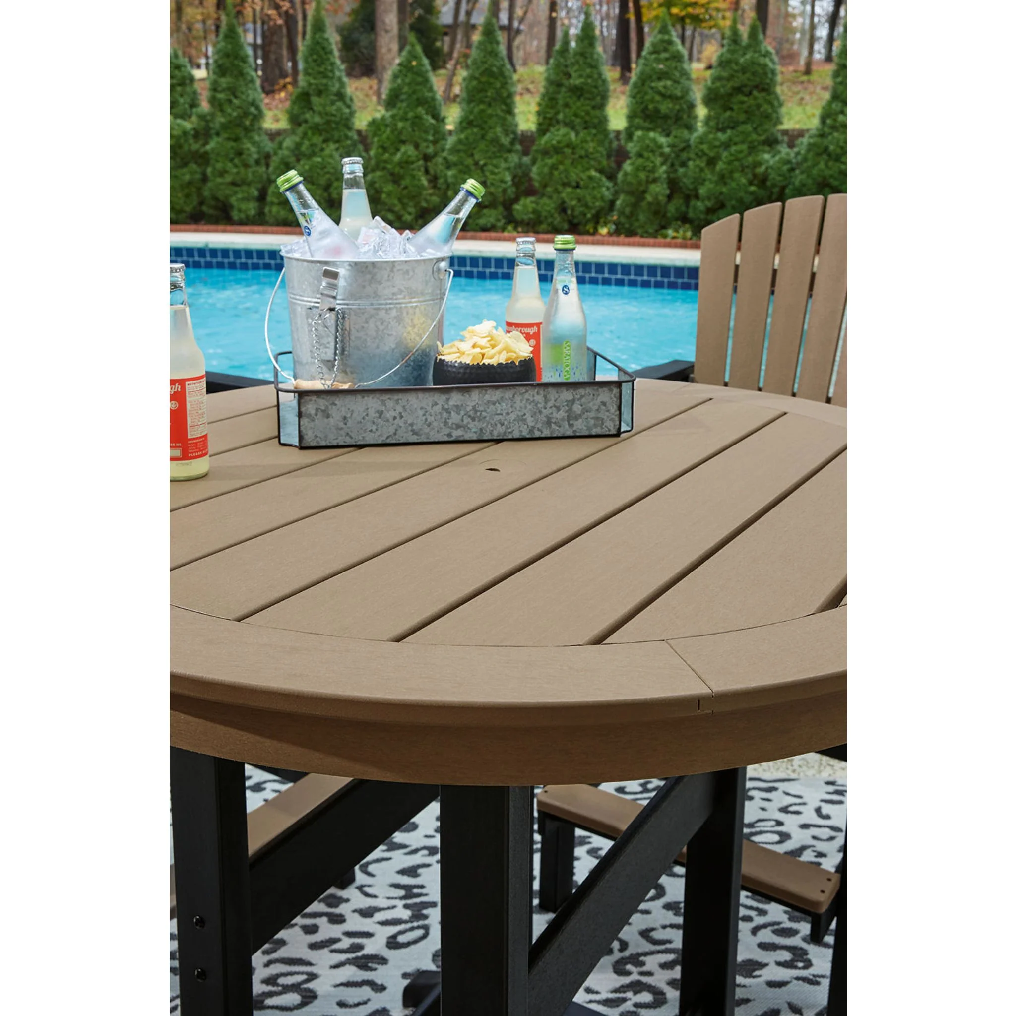 Fairen Trail Outdoor Round Bar Table - Image 8