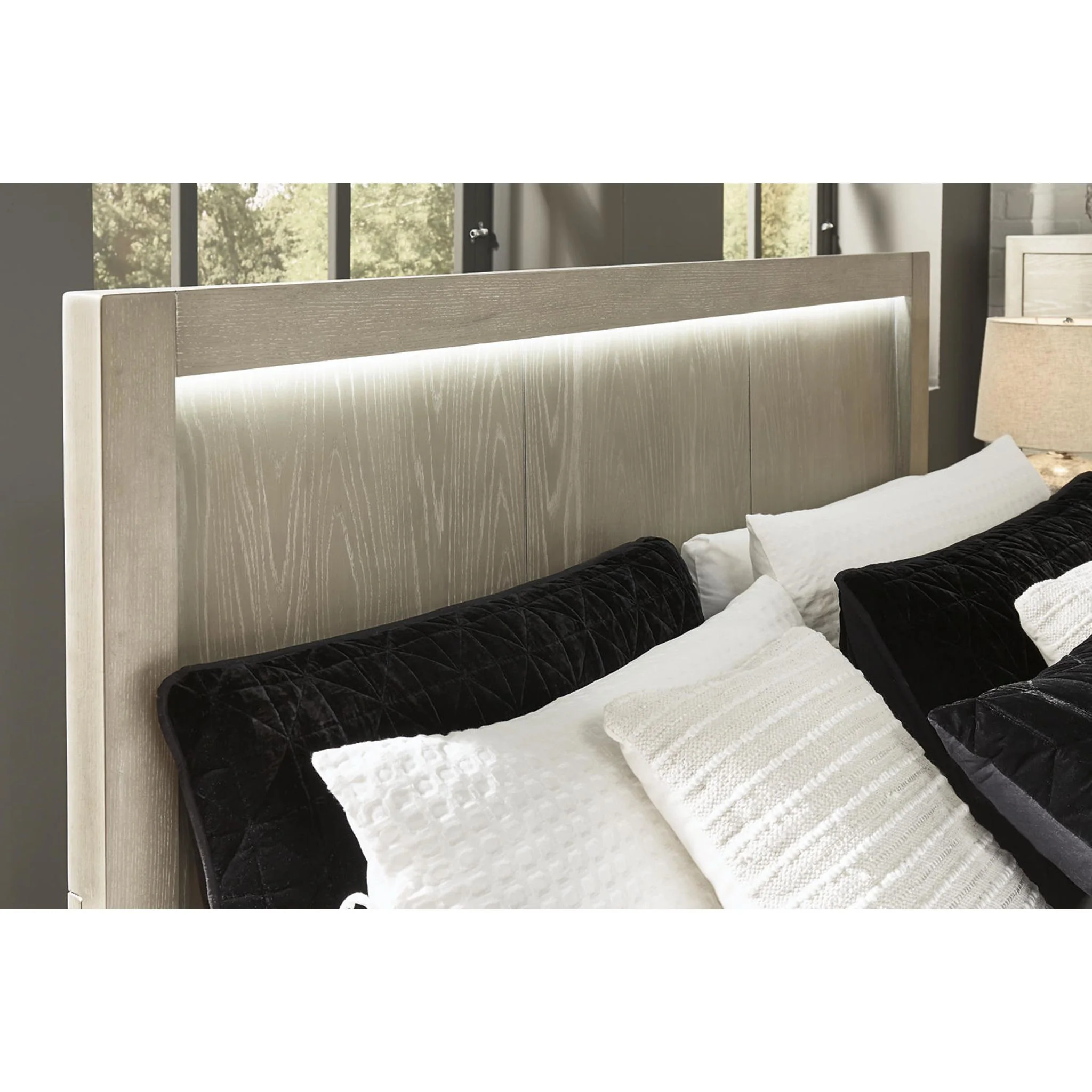 Fawnburg-EXCLUSIVE 5 Piece Queen Panel Bedroom - Image 13