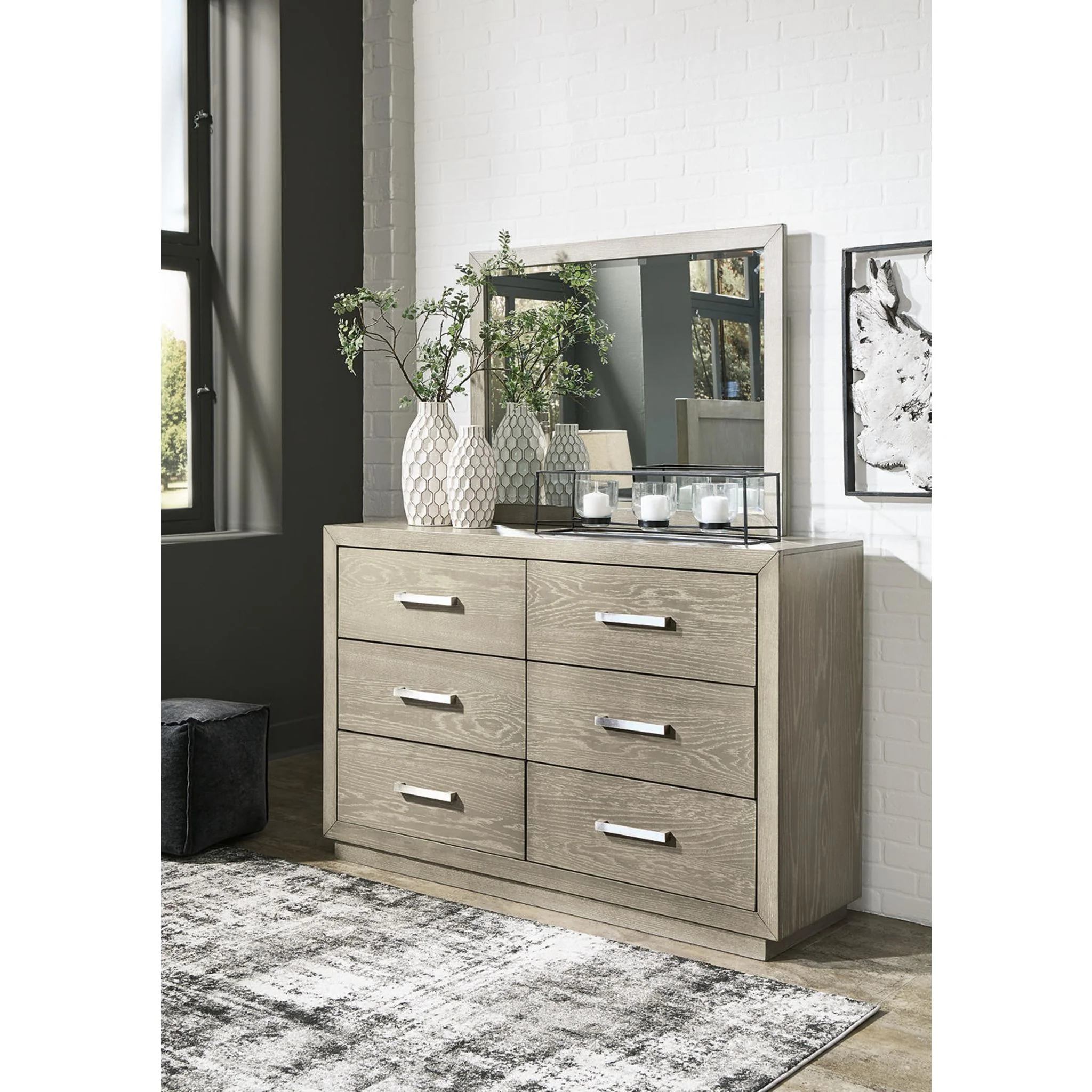Fawnburg-EXCLUSIVE 5 Piece Queen Panel Bedroom - Image 4