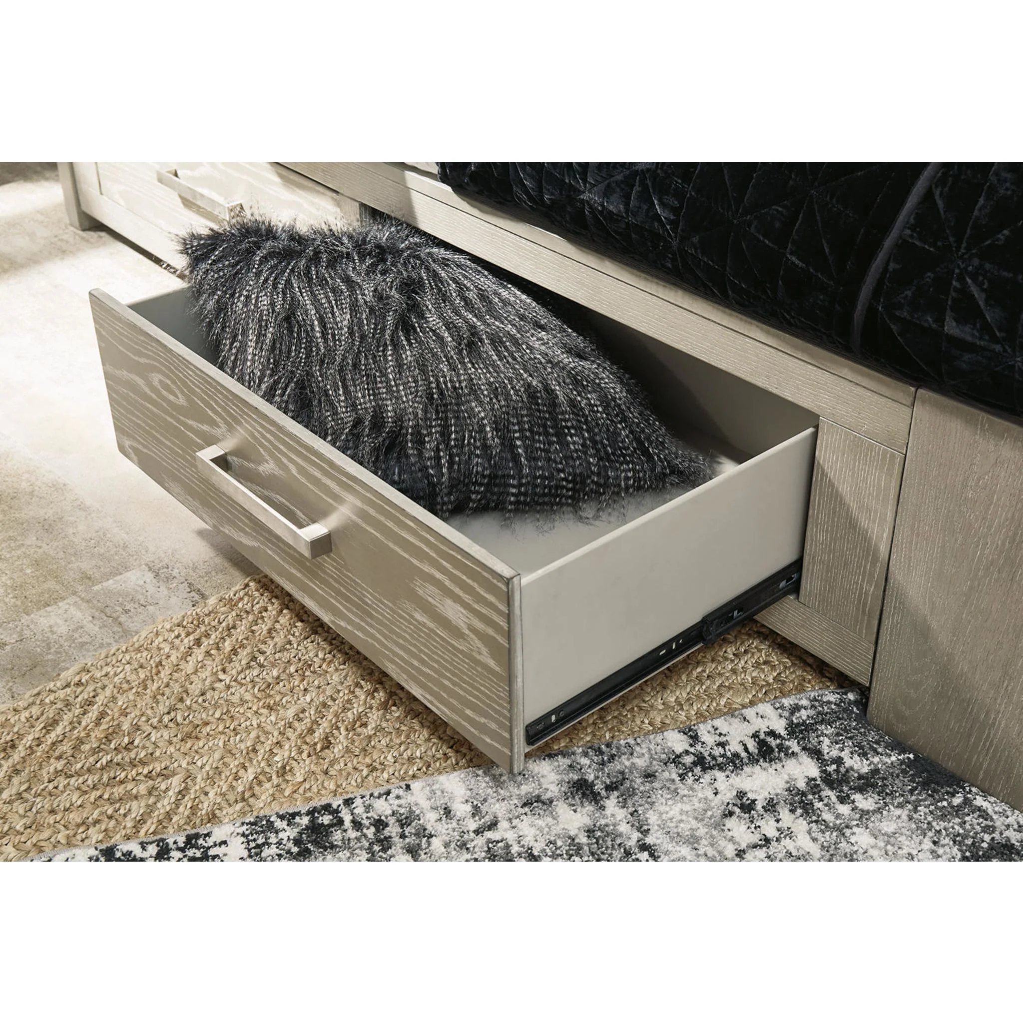 Fawnburg-EXCLUSIVE 5 Piece Queen Panel Bedroom - Image 9