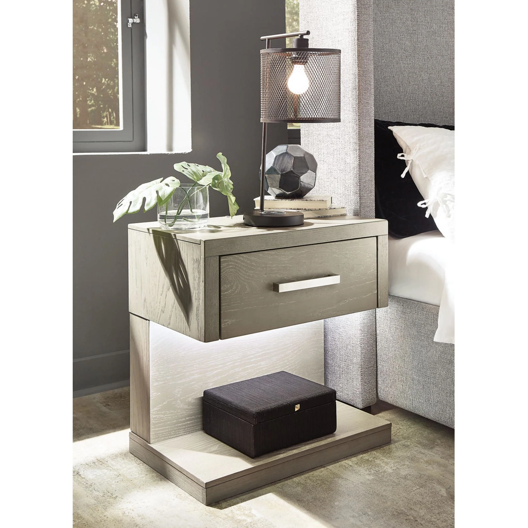 Fawnburg-EXCLUSIVE One Drawer Nightstand - Image 11