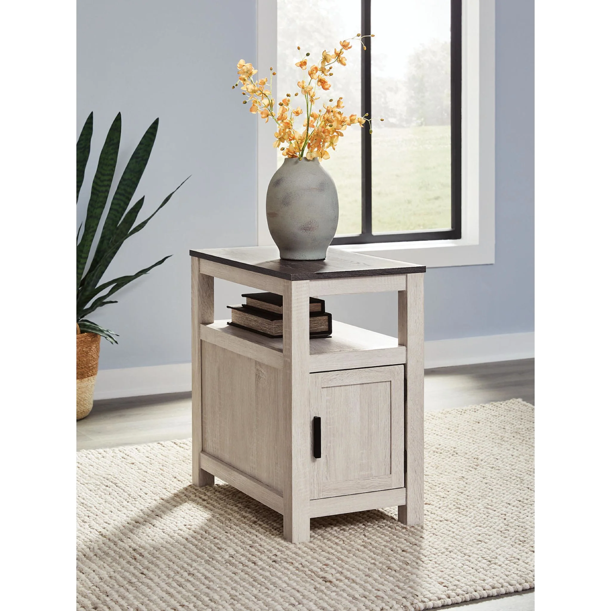 Fendenmore Chairside End Table - Image 5