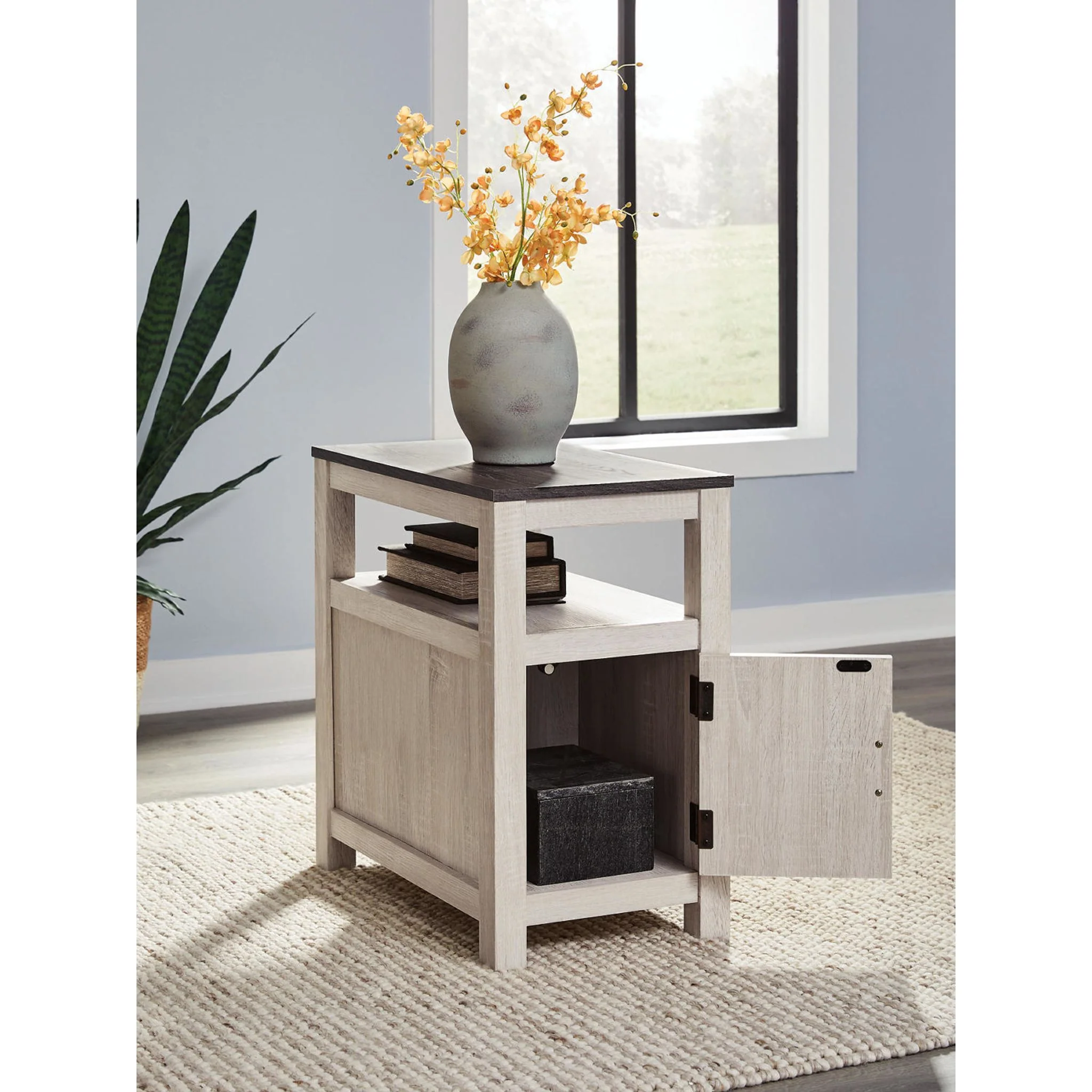 Fendenmore Chairside End Table - Image 7