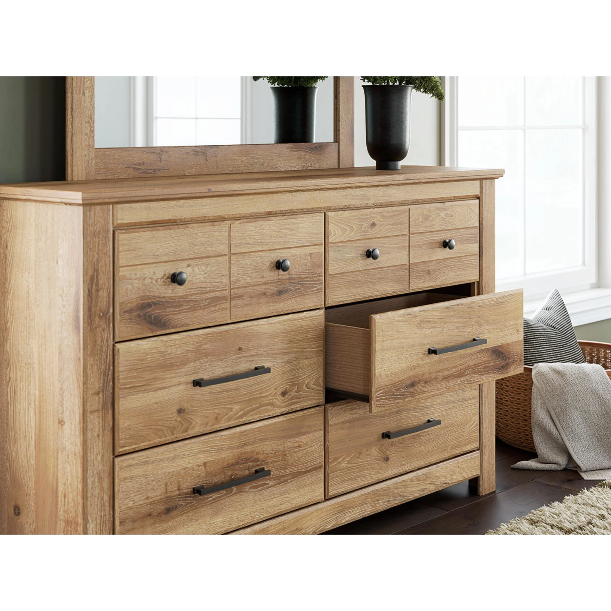 Fenderport Dresser and Mirror - Image 6