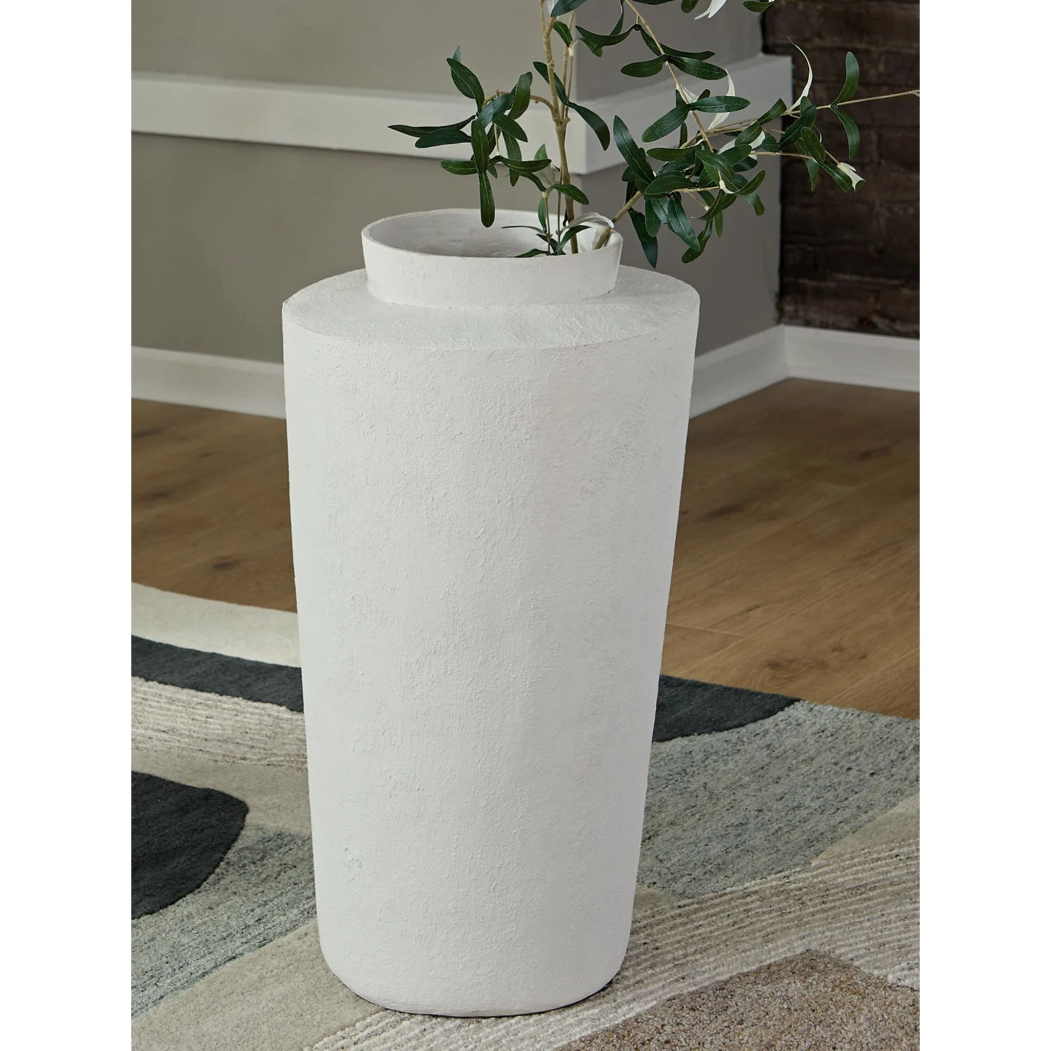 Flurinworth Vase - Image 2