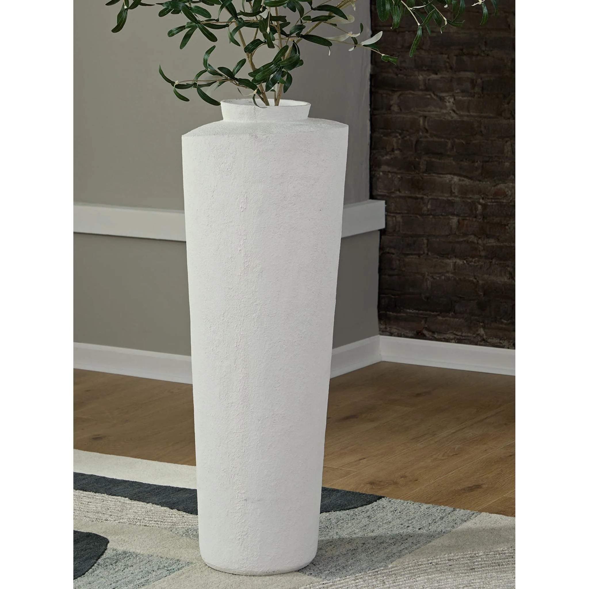 Flurinworth Vase - Image 2