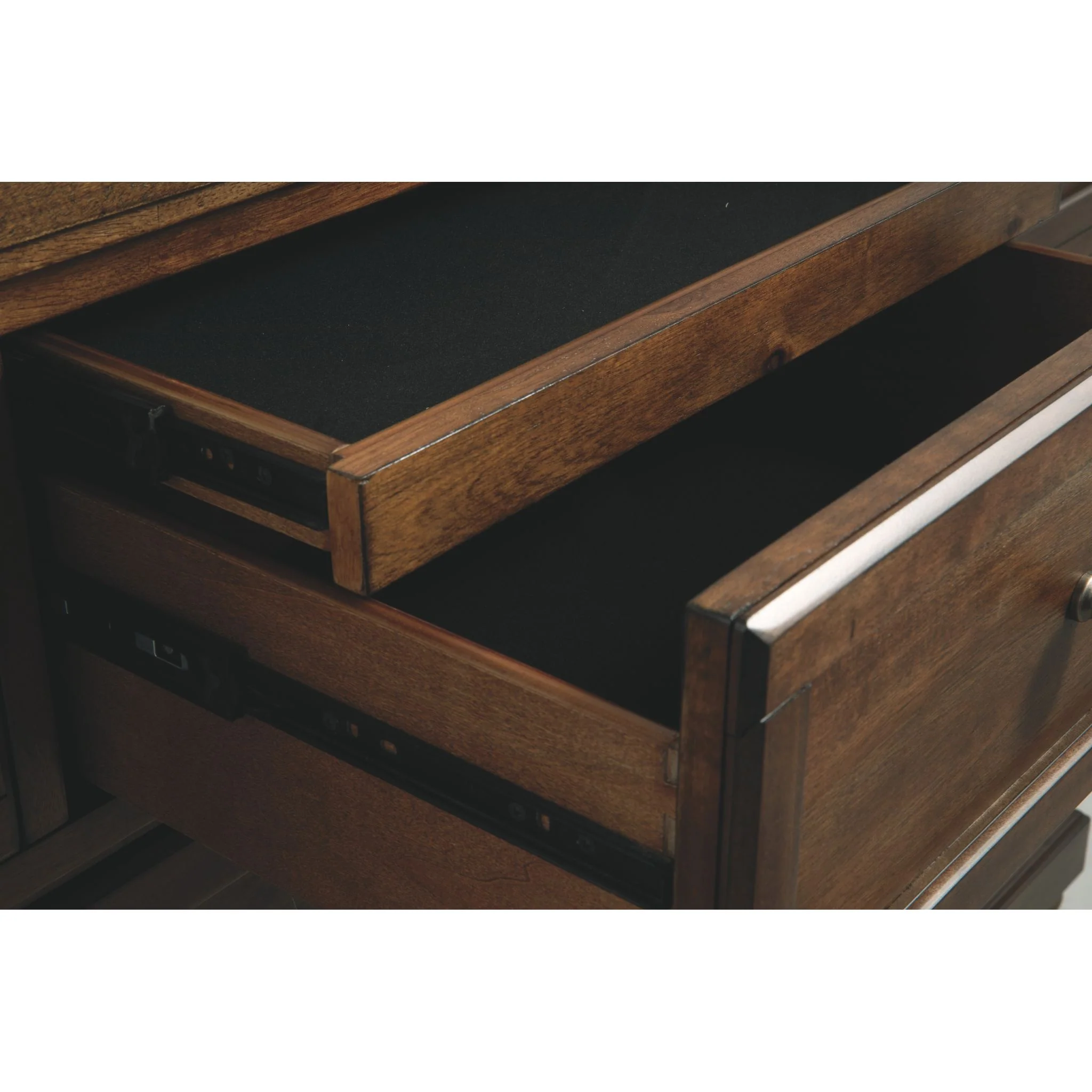Flynnter 5 Piece Storage Bedroom - Image 20