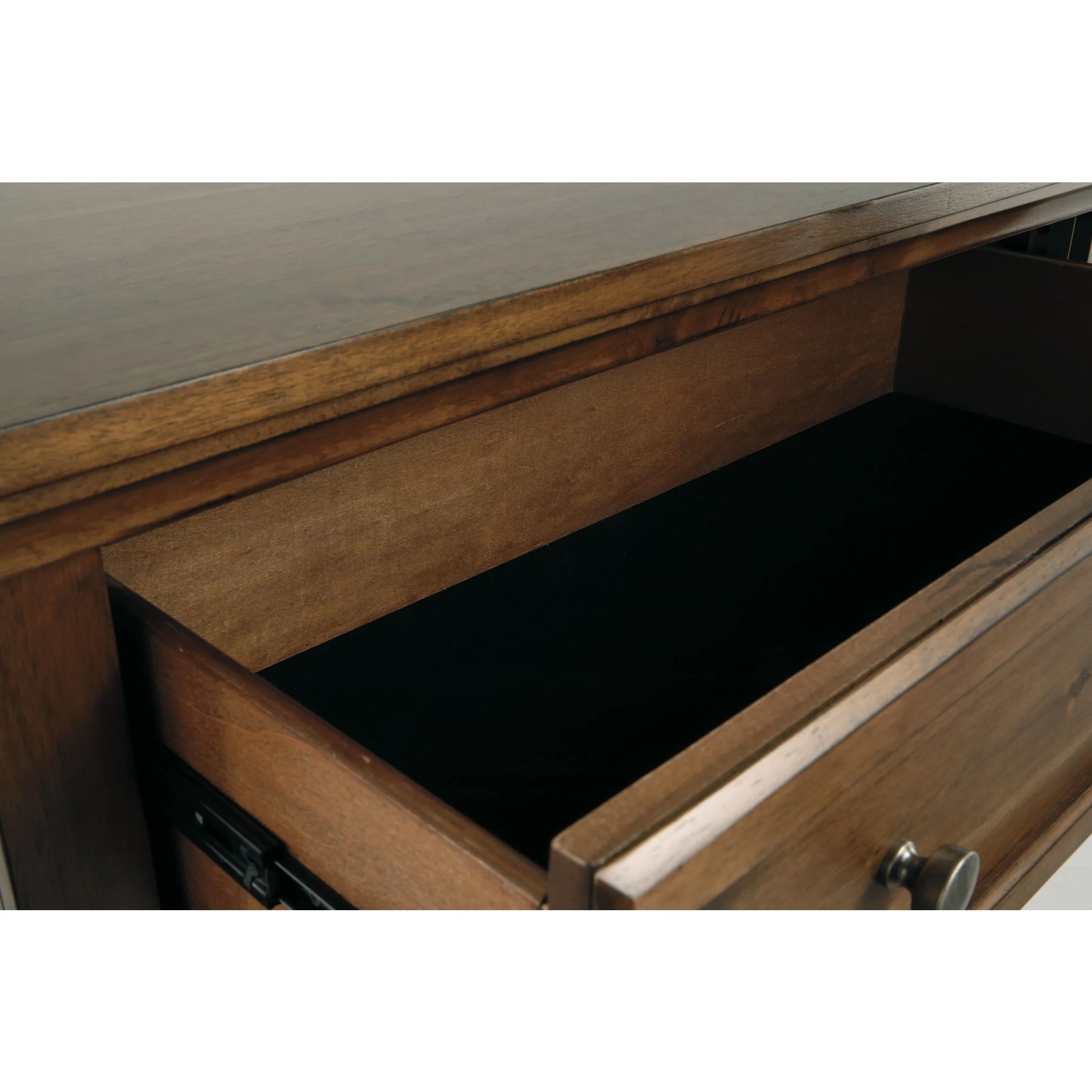 Flynnter Chest - Image 11
