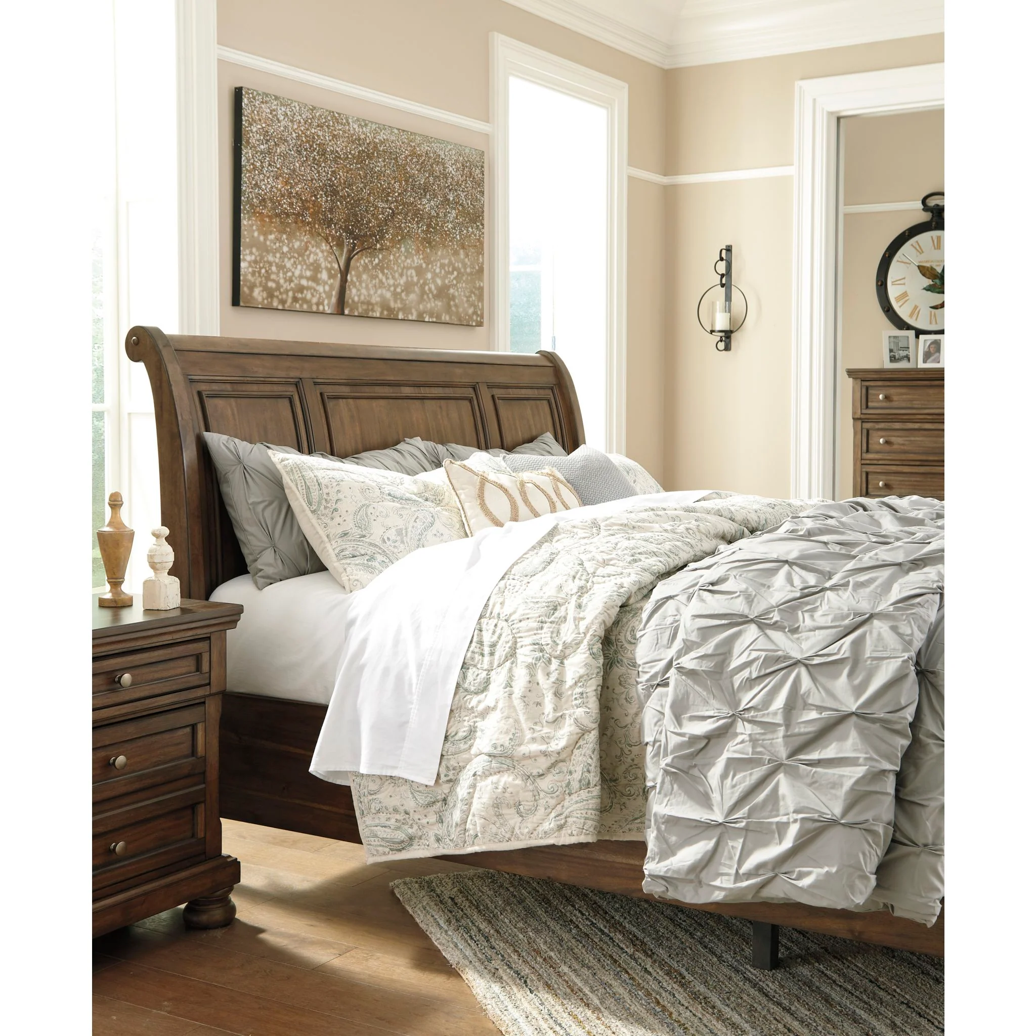 Flynnter Sleigh Bed - Image 3