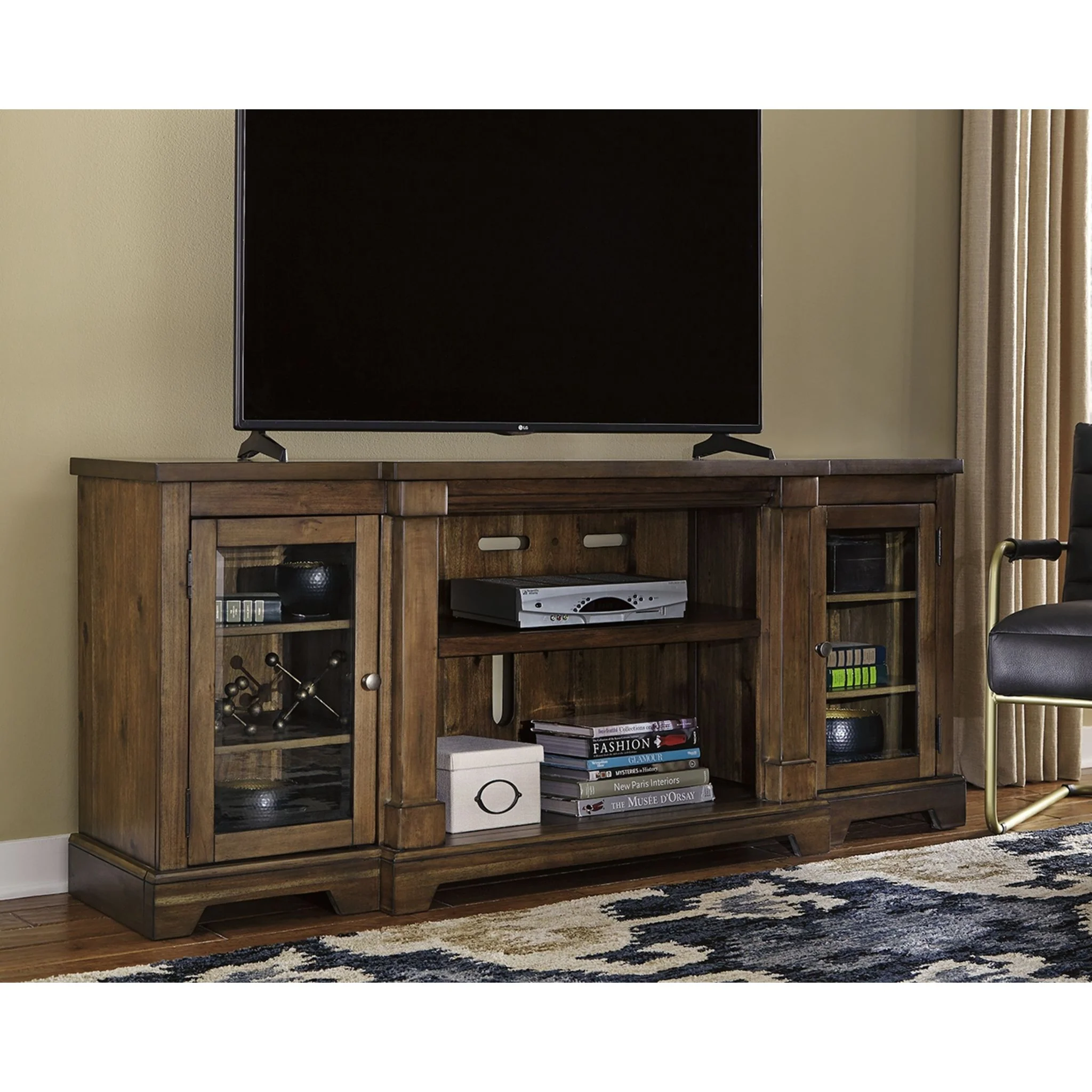 Flynnter TV Stand - Image 2
