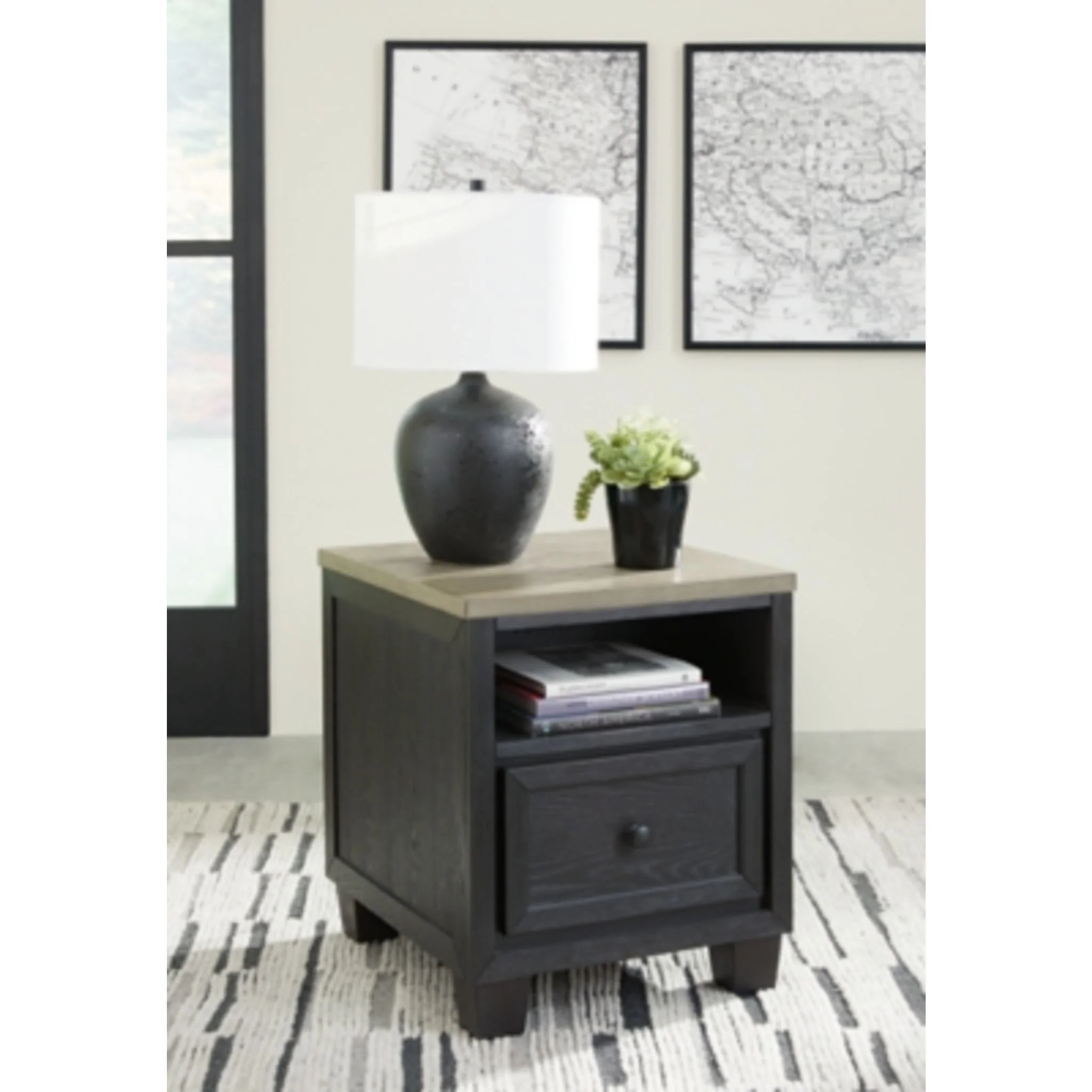 Foyland Rectangle End Table - Image 5