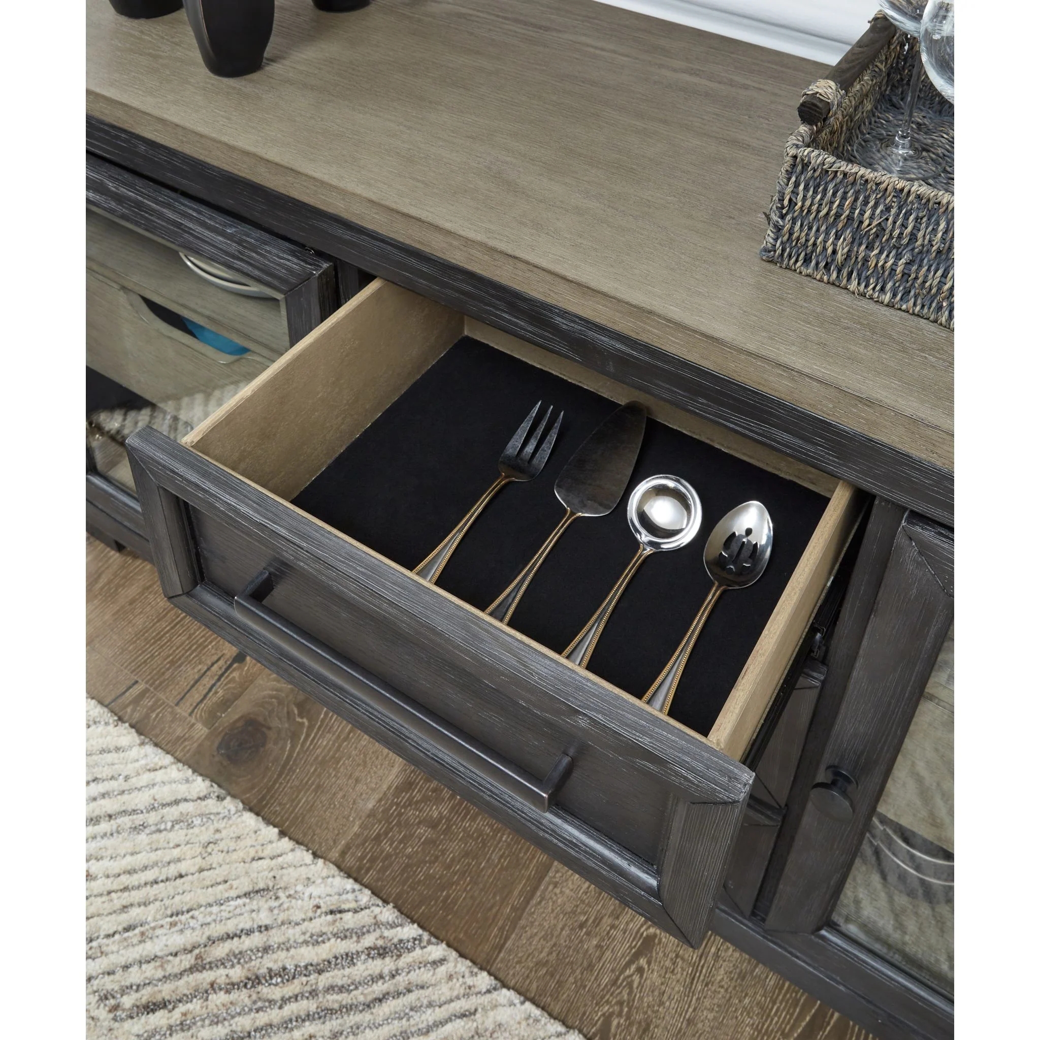 Foyland Dining Server - Image 6