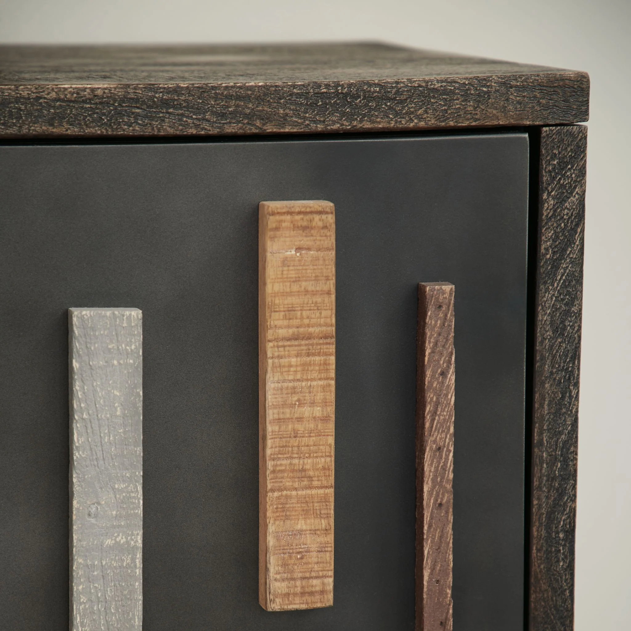 Franchester Accent Cabinet - Image 8